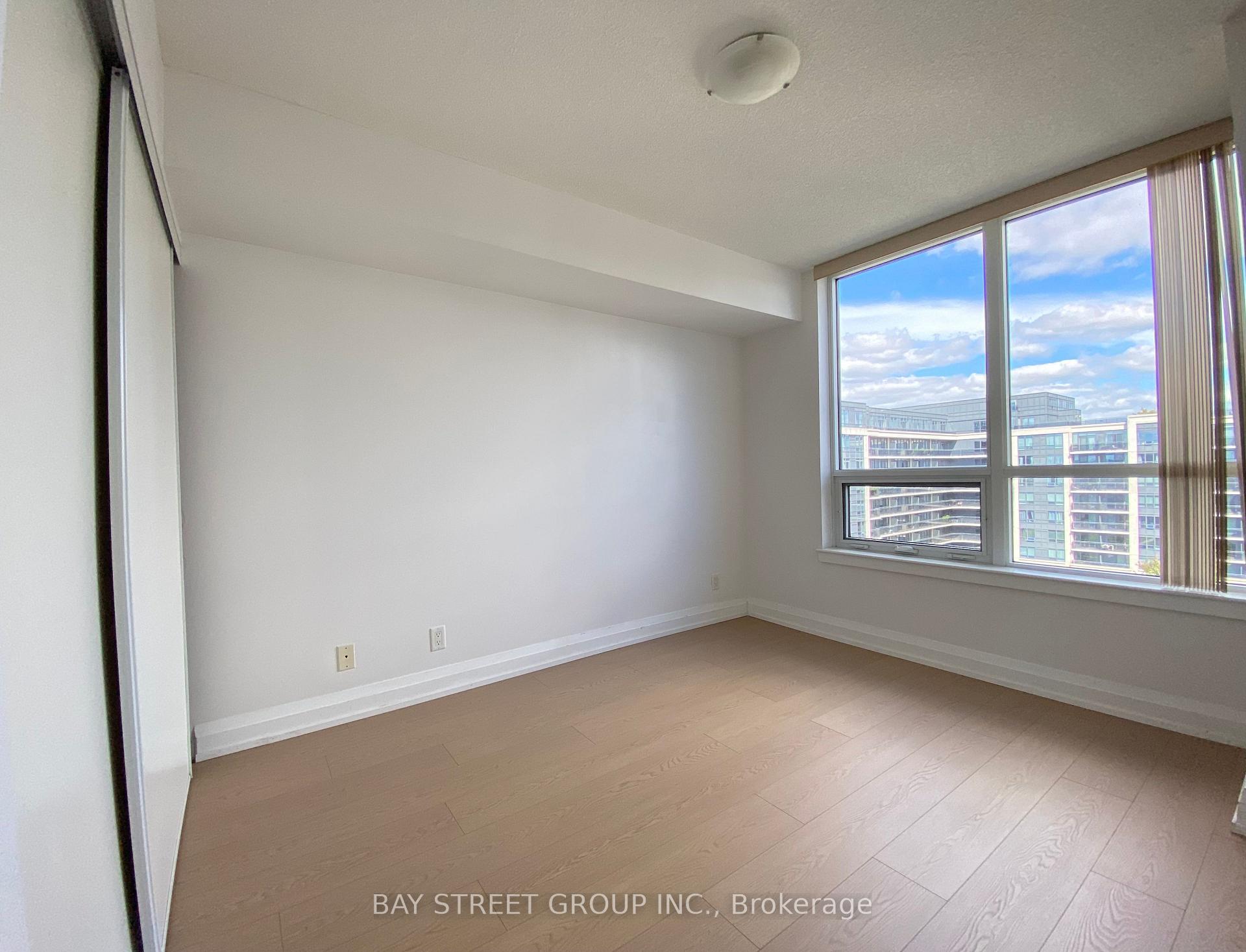 Photo 12 of Unit 925, 370 Highway 7 E, Richmond Hill, Doncrest — HOMEH
