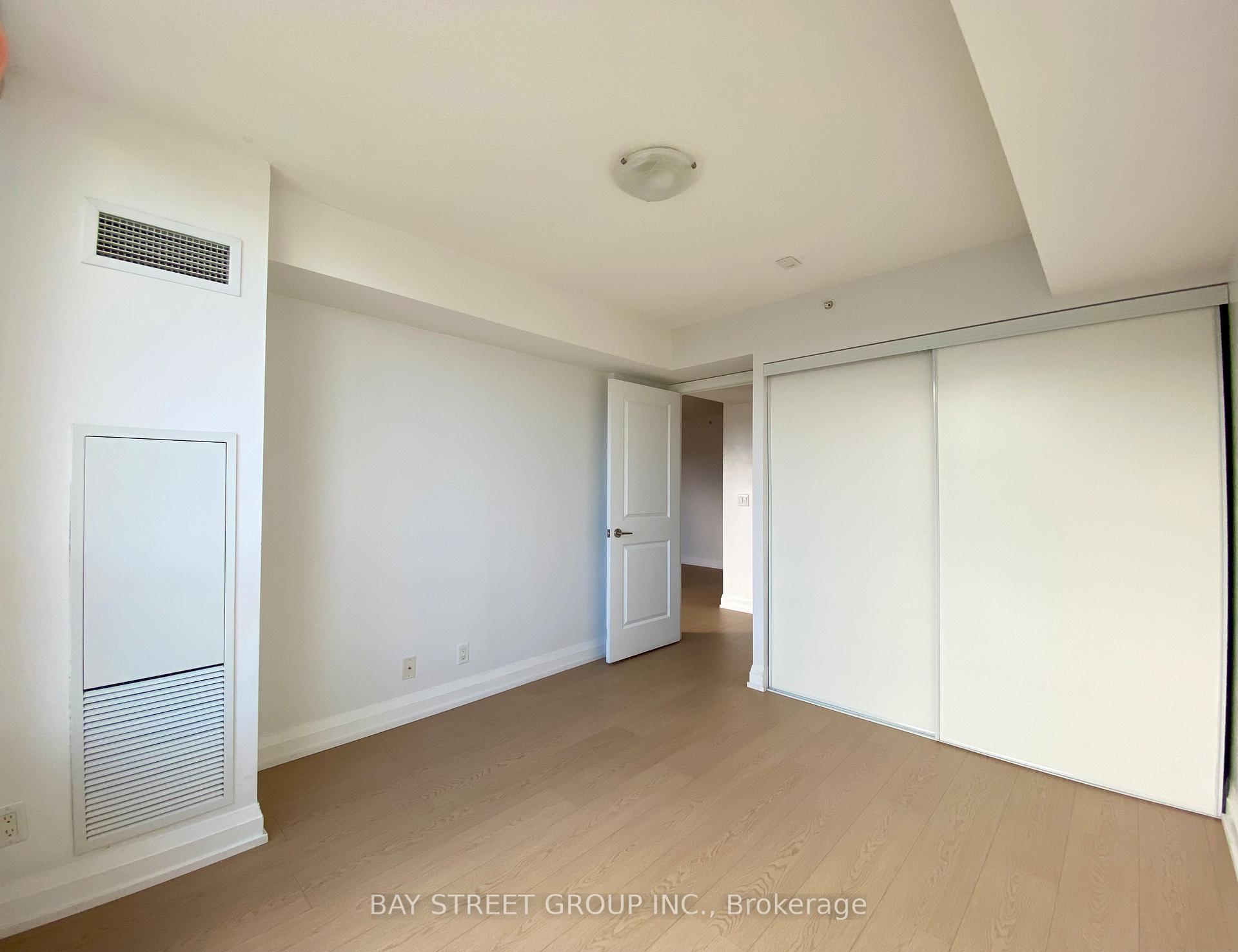 Photo 13 of Unit 925, 370 Highway 7 E, Richmond Hill, Doncrest — HOMEH