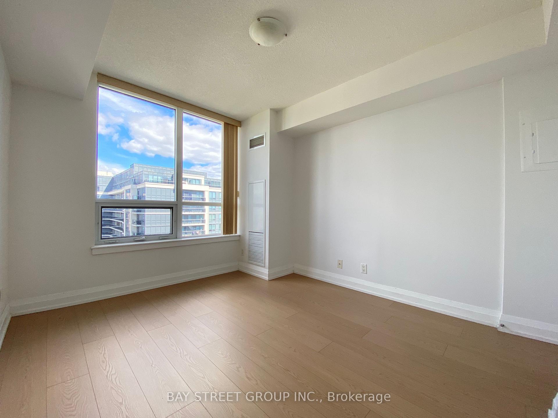 Photo 14 of Unit 925, 370 Highway 7 E, Richmond Hill, Doncrest — HOMEH