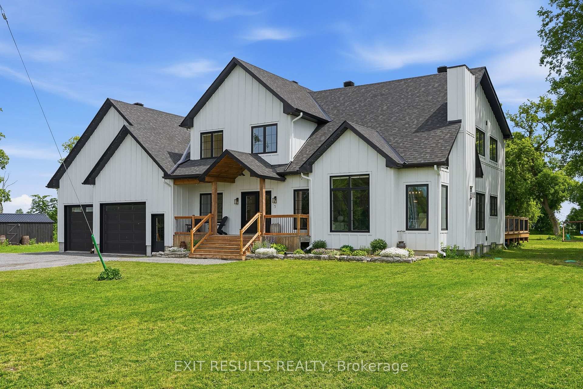 Photo 3 of 2083 Groves Road, Russell, Russell Twp — HOMEH