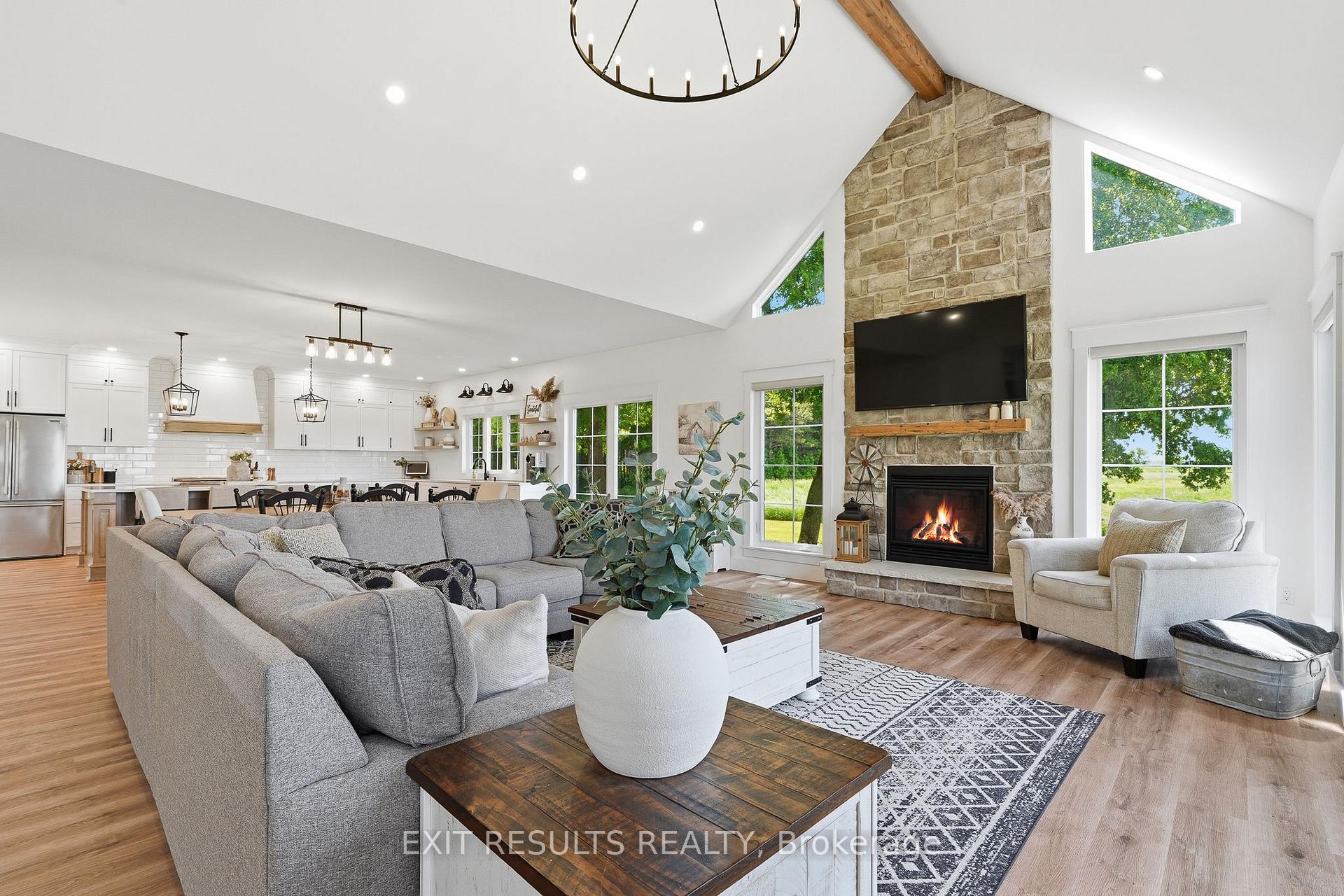 Photo 7 of 2083 Groves Road, Russell, Russell Twp — HOMEH