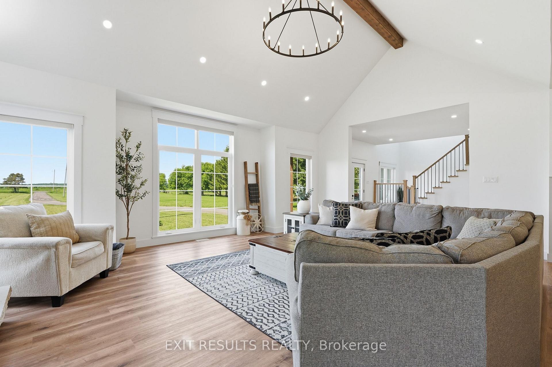 Photo 8 of 2083 Groves Road, Russell, Russell Twp — HOMEH