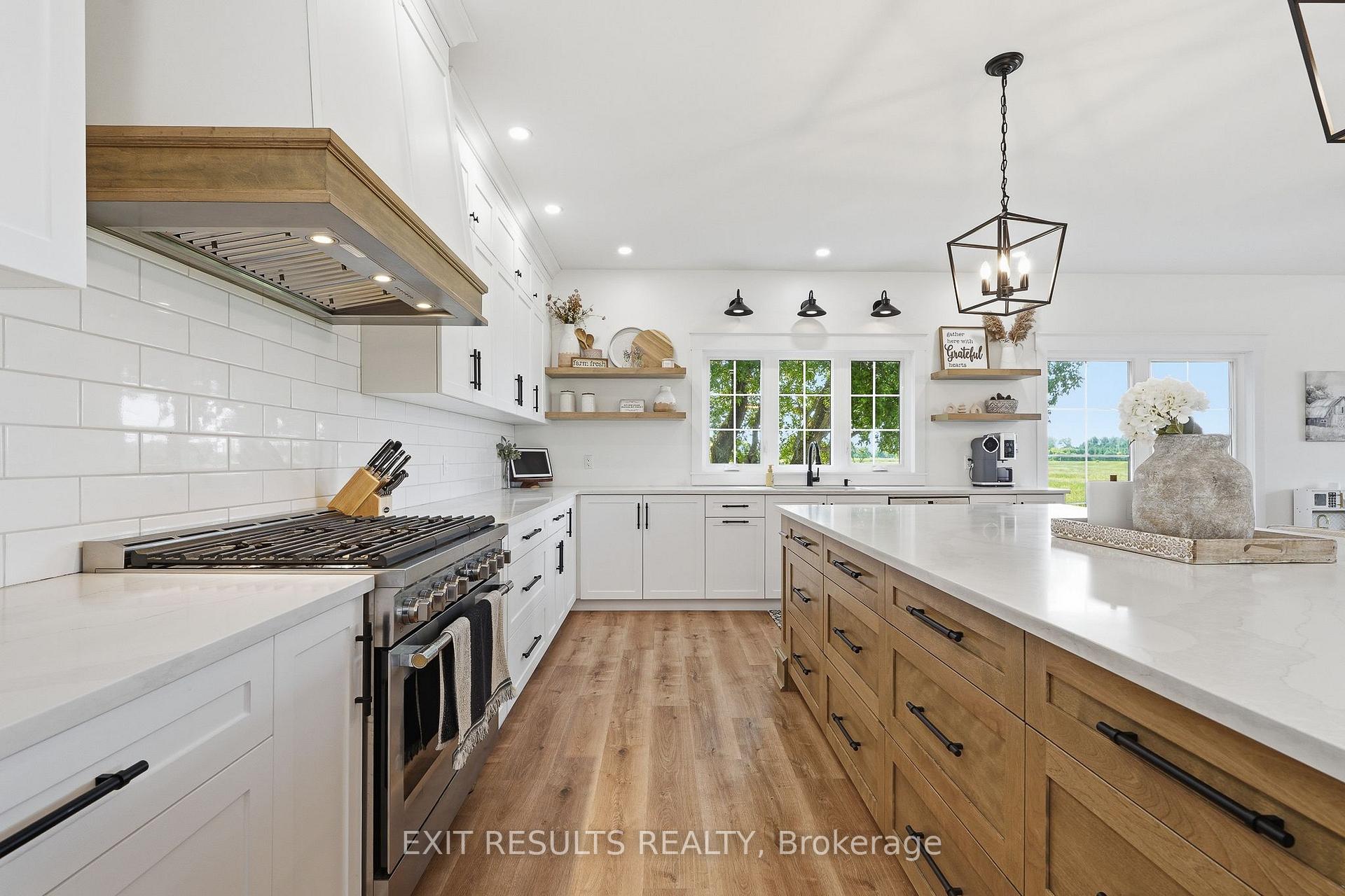 Photo 14 of 2083 Groves Road, Russell, Russell Twp — HOMEH