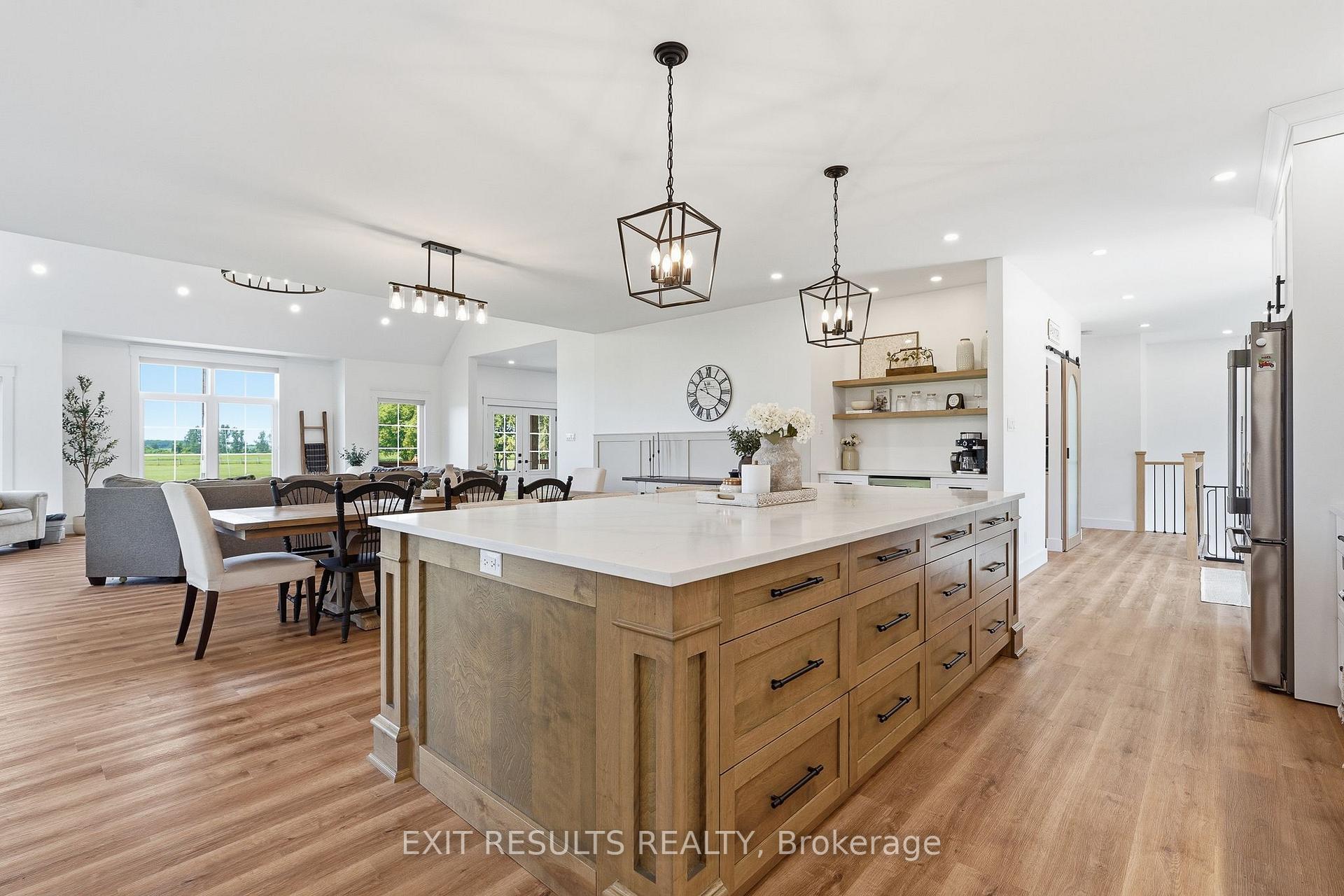Photo 15 of 2083 Groves Road, Russell, Russell Twp — HOMEH