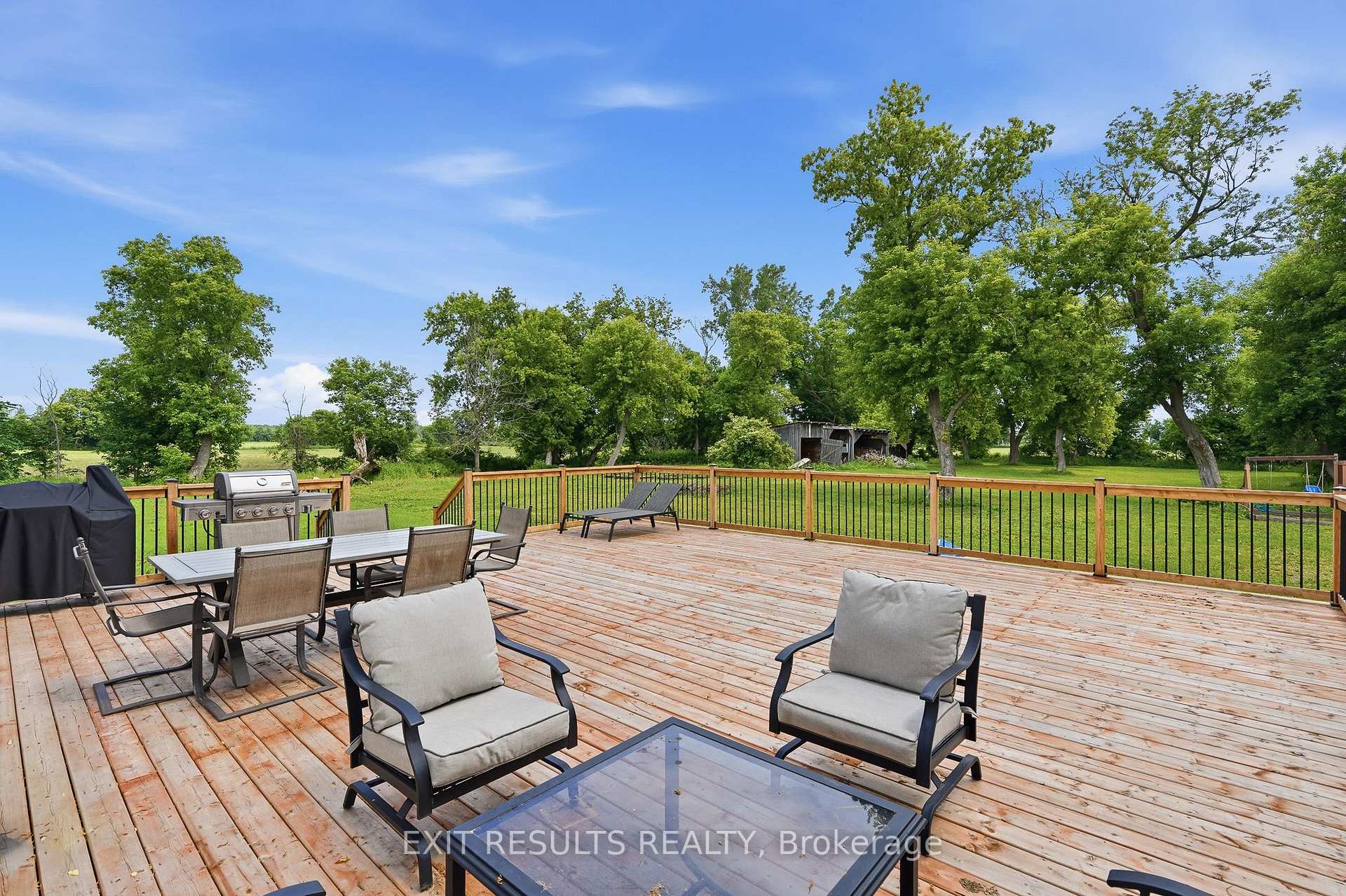 Photo 31 of 2083 Groves Road, Russell, Russell Twp — HOMEH