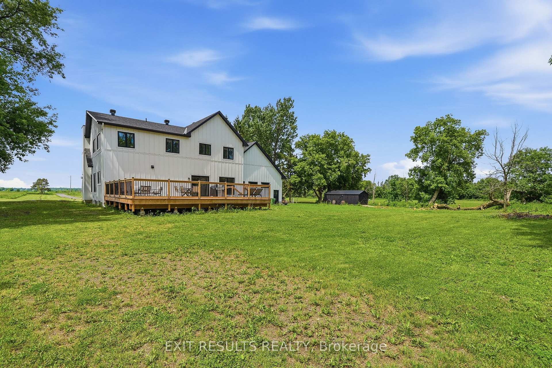 Photo 33 of 2083 Groves Road, Russell, Russell Twp — HOMEH