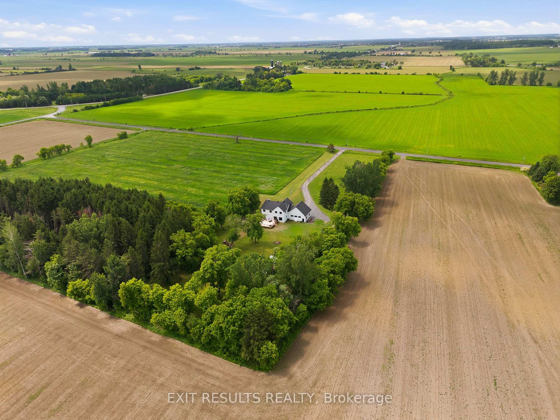 Photo 37 of 2083 Groves Road, Russell, Russell Twp — HOMEH
