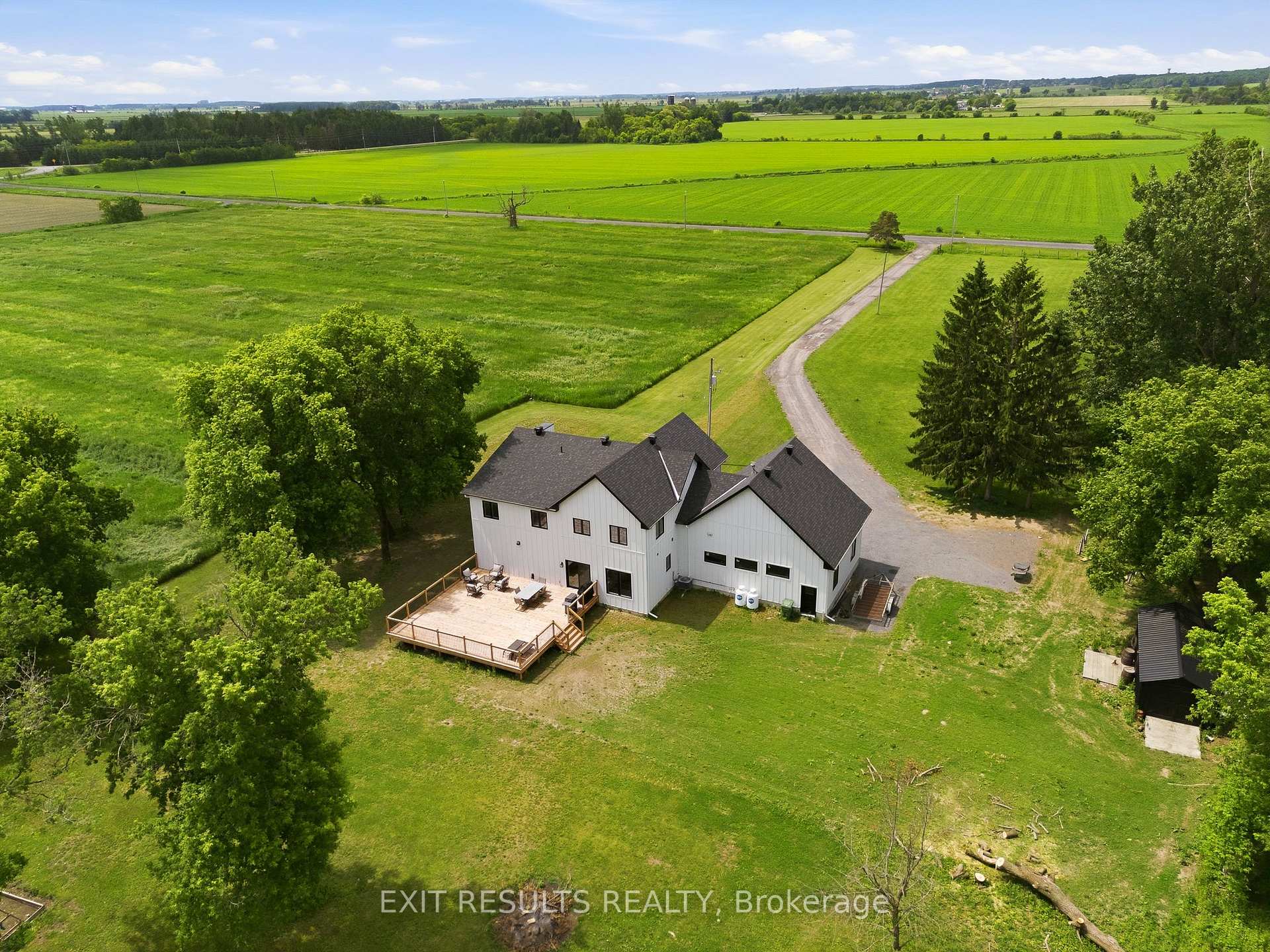 Photo 39 of 2083 Groves Road, Russell, Russell Twp — HOMEH