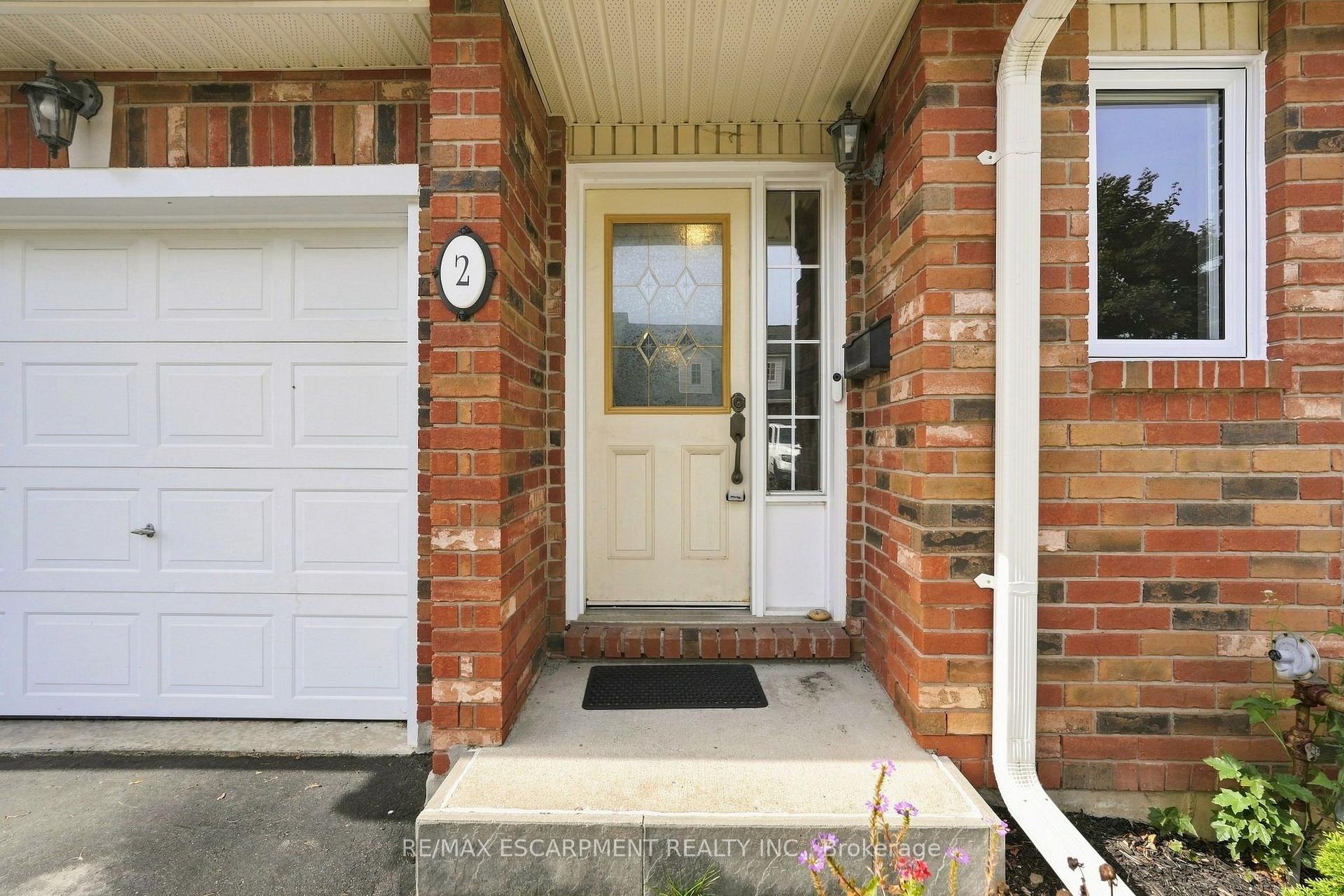Photo 2 of Unit 2, 222 Fellowes Crescent, Hamilton, Waterdown — HOMEH