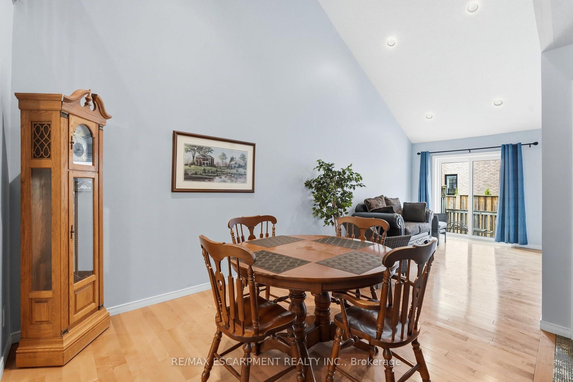 Photo 11 of Unit 2, 222 Fellowes Crescent, Hamilton, Waterdown — HOMEH