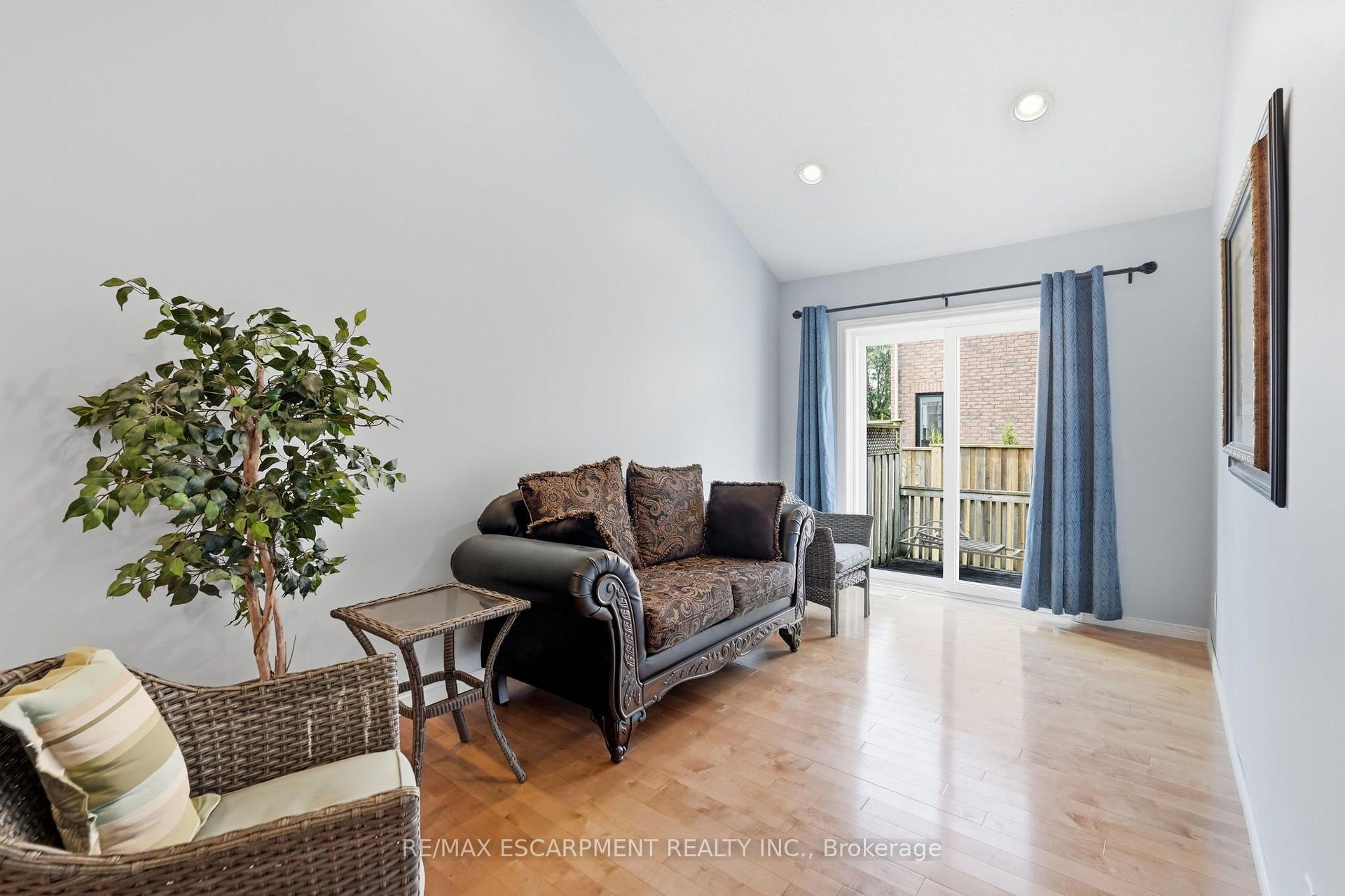 Photo 12 of Unit 2, 222 Fellowes Crescent, Hamilton, Waterdown — HOMEH