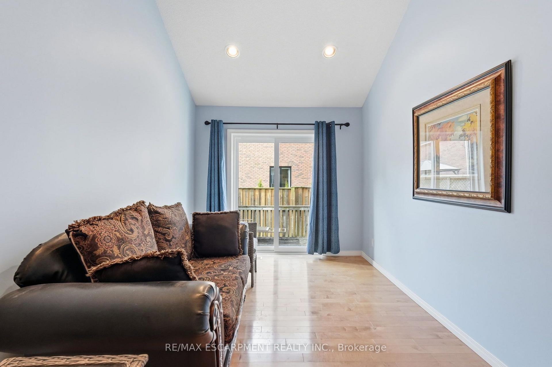 Photo 13 of Unit 2, 222 Fellowes Crescent, Hamilton, Waterdown — HOMEH