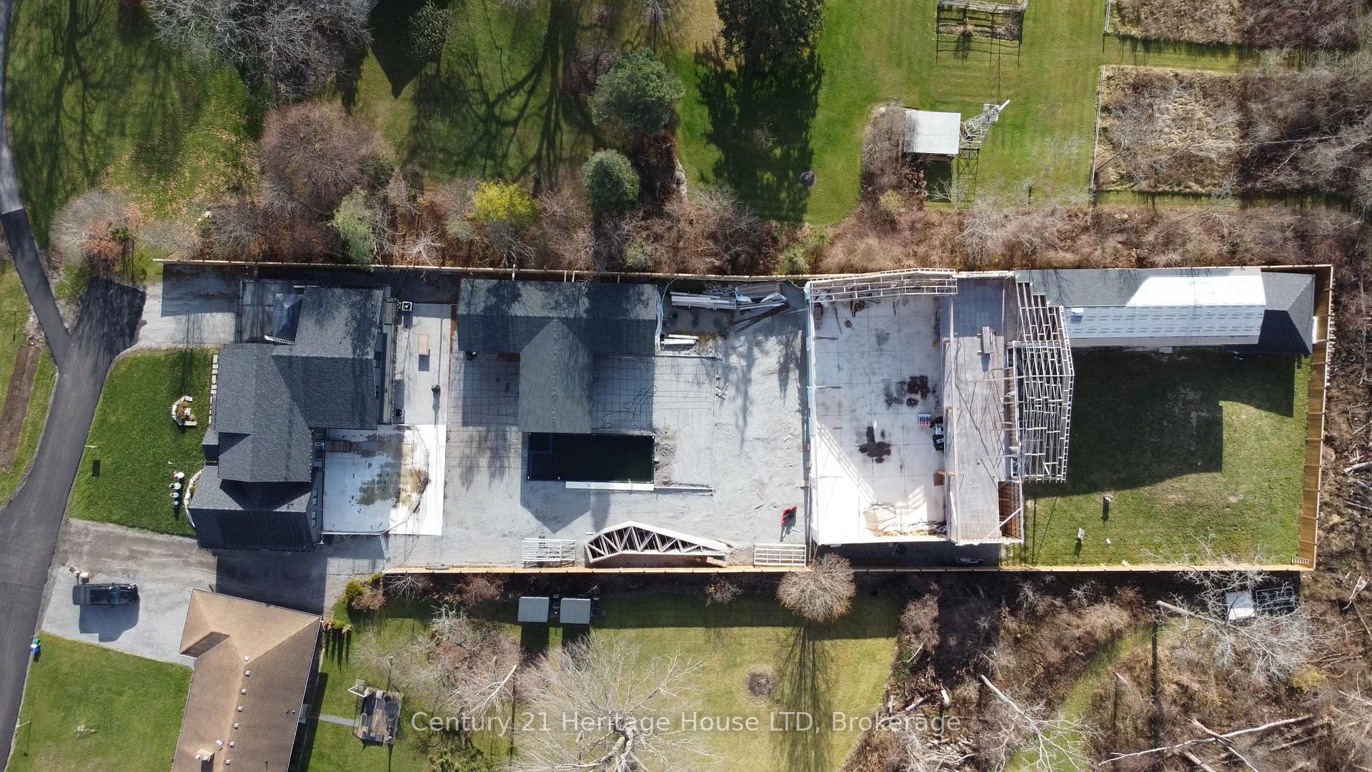 Photo 2 of 9785 Niagara River Parkway, Niagara Falls, Lyons Creek — HOMEH