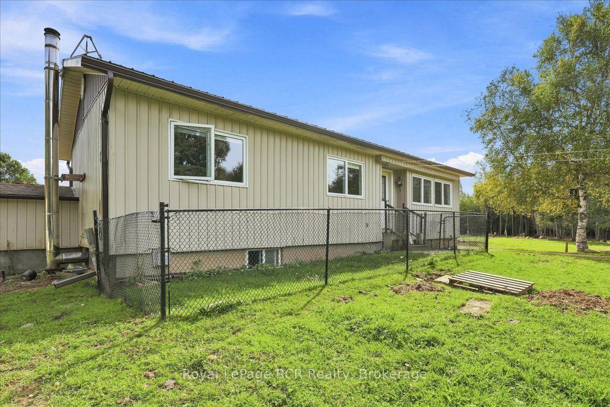 Photo 3 of 151601 Southgate Sideroad 15, Southgate — HOMEH