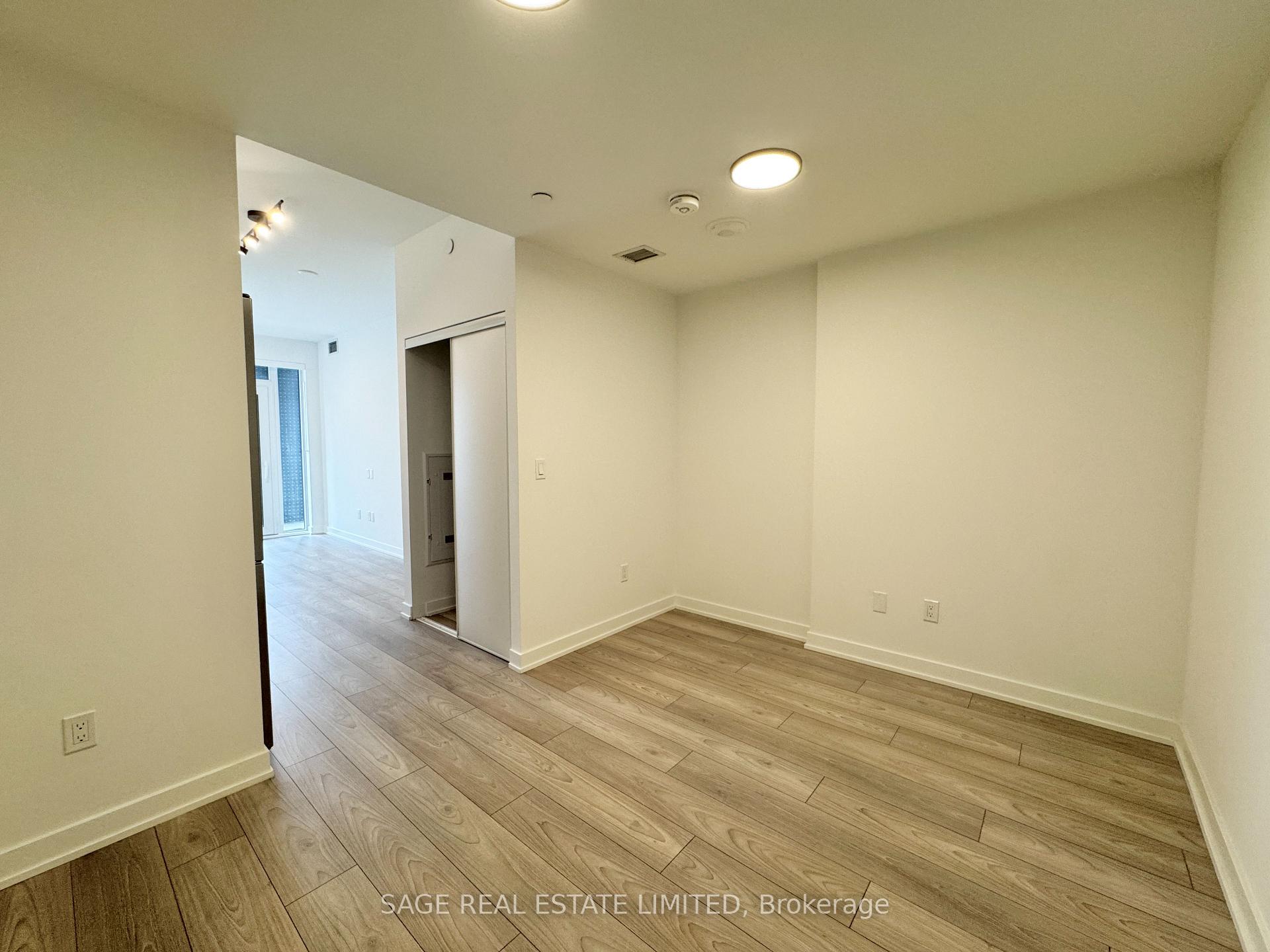 Photo 3 of Unit 433, 1007 The Queensway, Etobicoke, Islington-City Centre West — HOMEH
