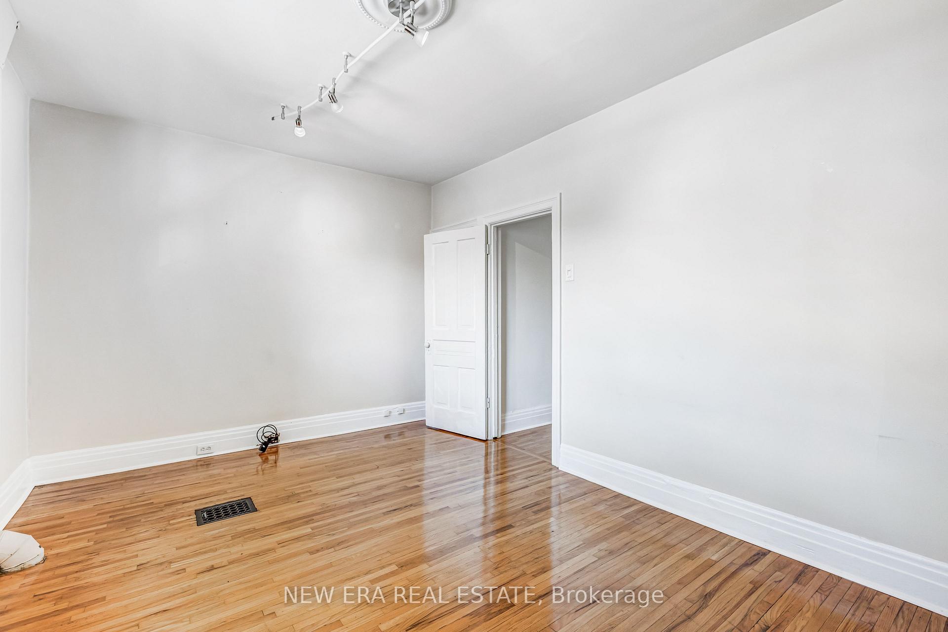 Photo 57 of 393 Ossington Avenue, Toronto, Trinity-Bellwoods — HOMEH