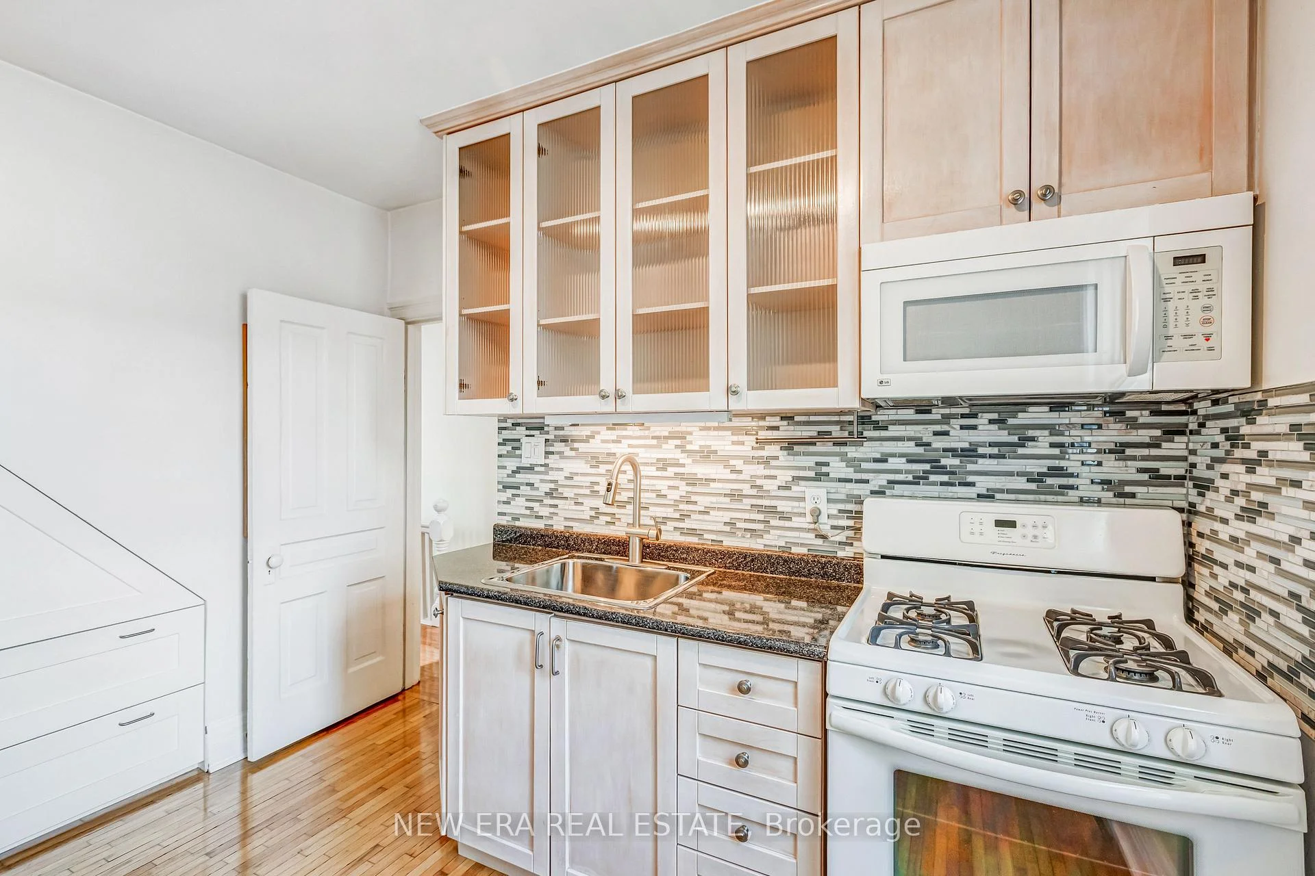 Photo 40 of 393 Ossington Avenue, Toronto, Trinity-Bellwoods — HOMEH