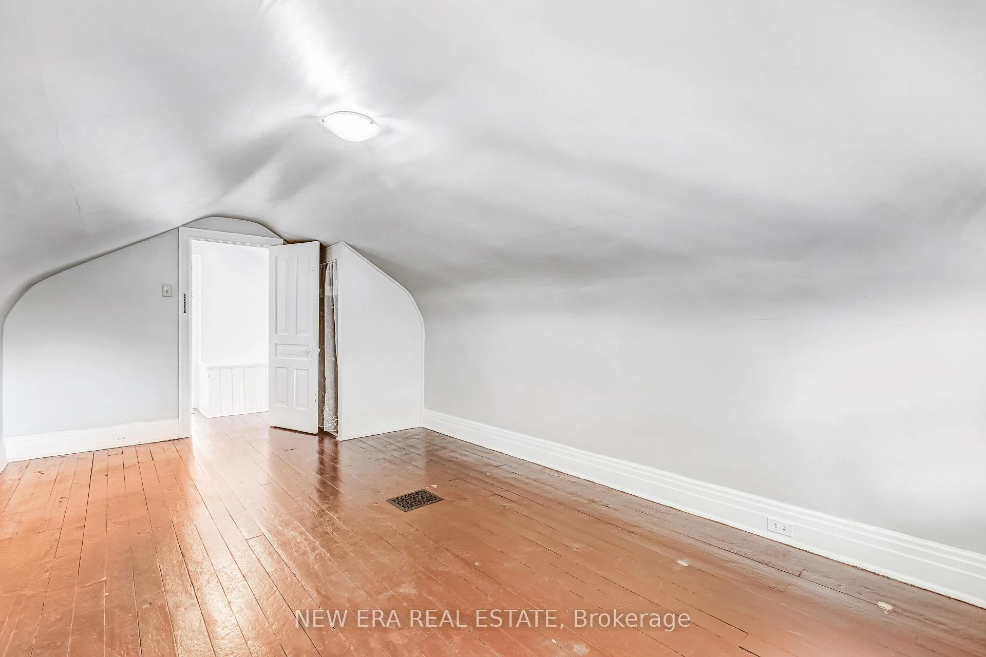 Photo 62 of 393 Ossington Avenue, Toronto, Trinity-Bellwoods — HOMEH