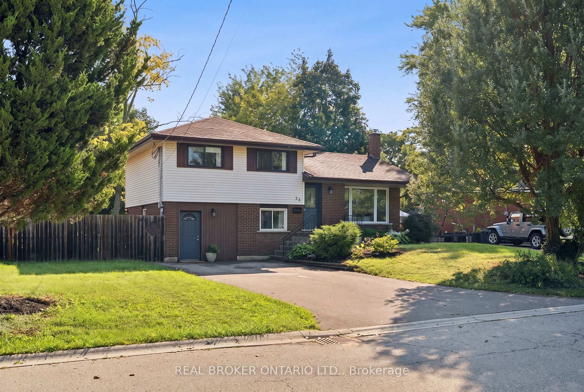 Photo 3 of 33 Patterson Avenue, Brantford, Echo Place — HOMEH