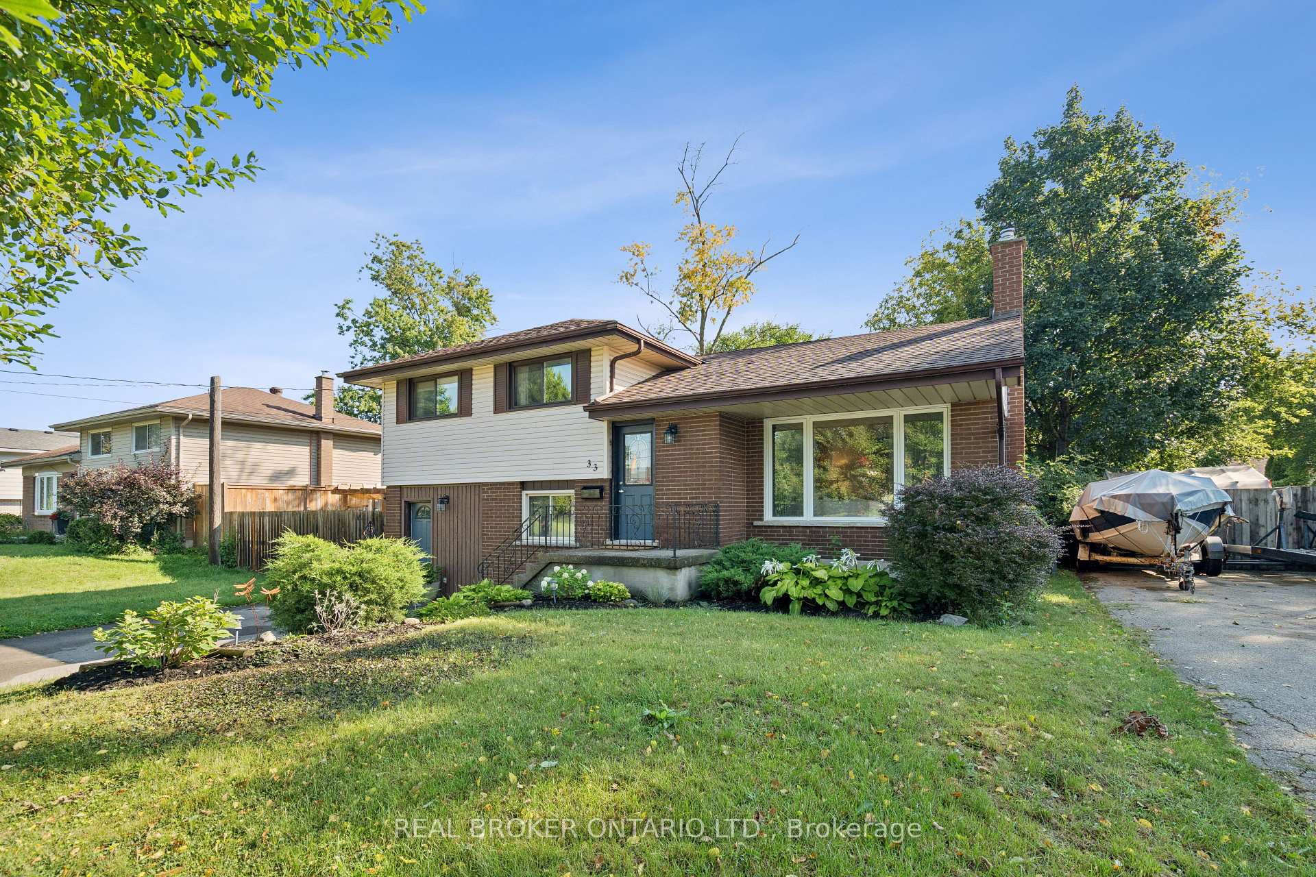 Photo 4 of 33 Patterson Avenue, Brantford, Echo Place — HOMEH