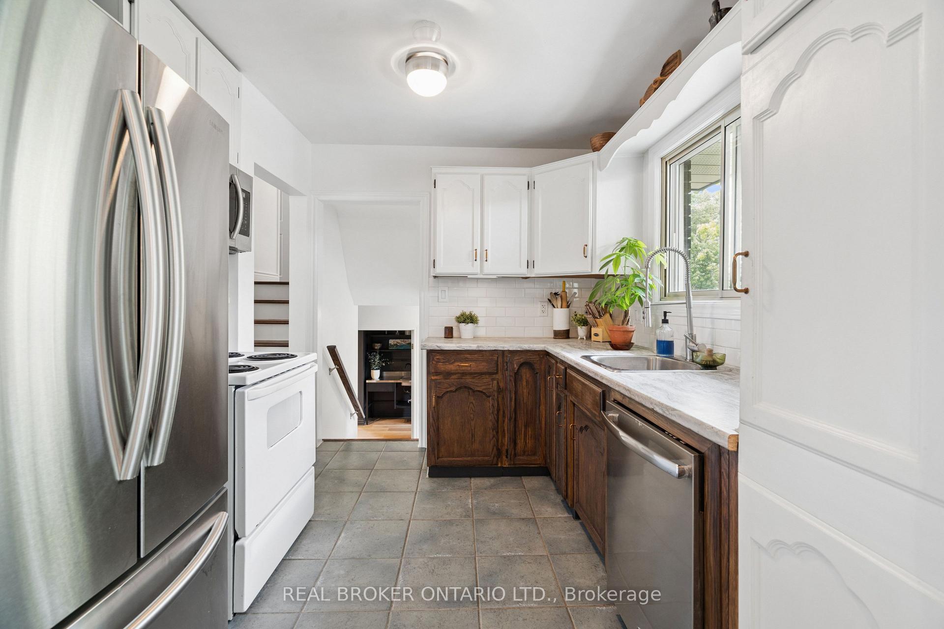 Photo 12 of 33 Patterson Avenue, Brantford, Echo Place — HOMEH