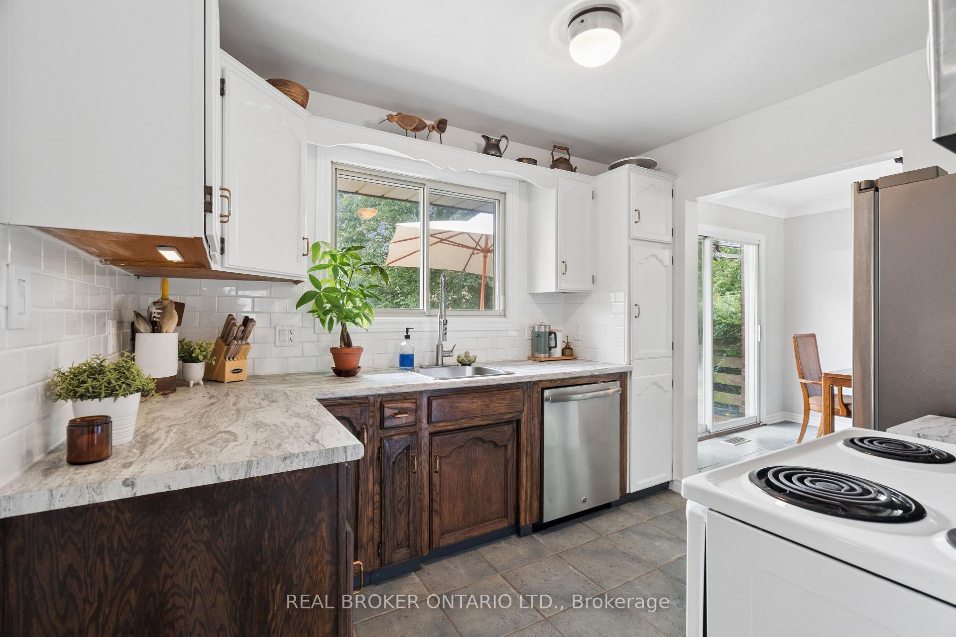 Photo 15 of 33 Patterson Avenue, Brantford, Echo Place — HOMEH