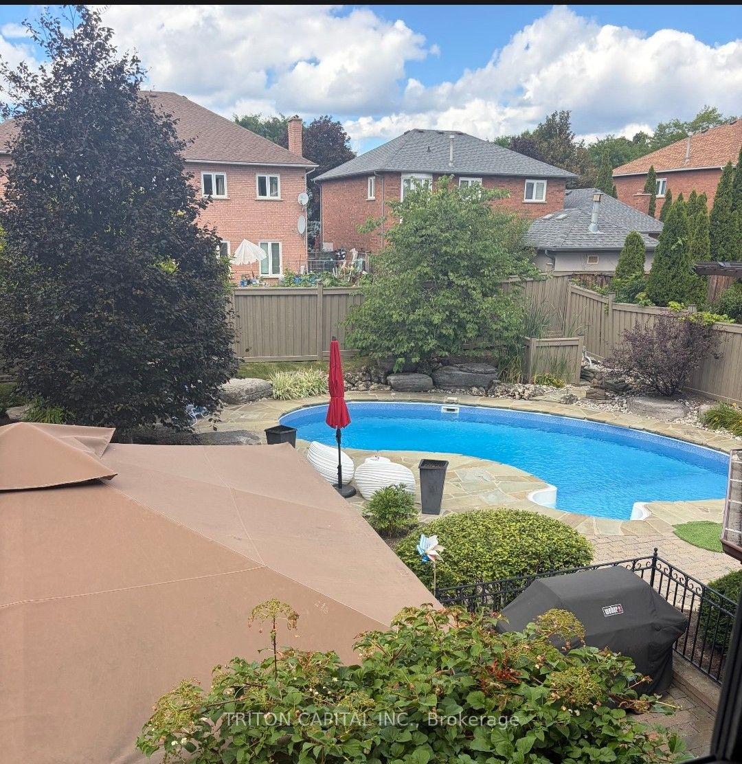 Photo 3 of 64 Dianawood Ridge, Vaughan, East Woodbridge — HOMEH