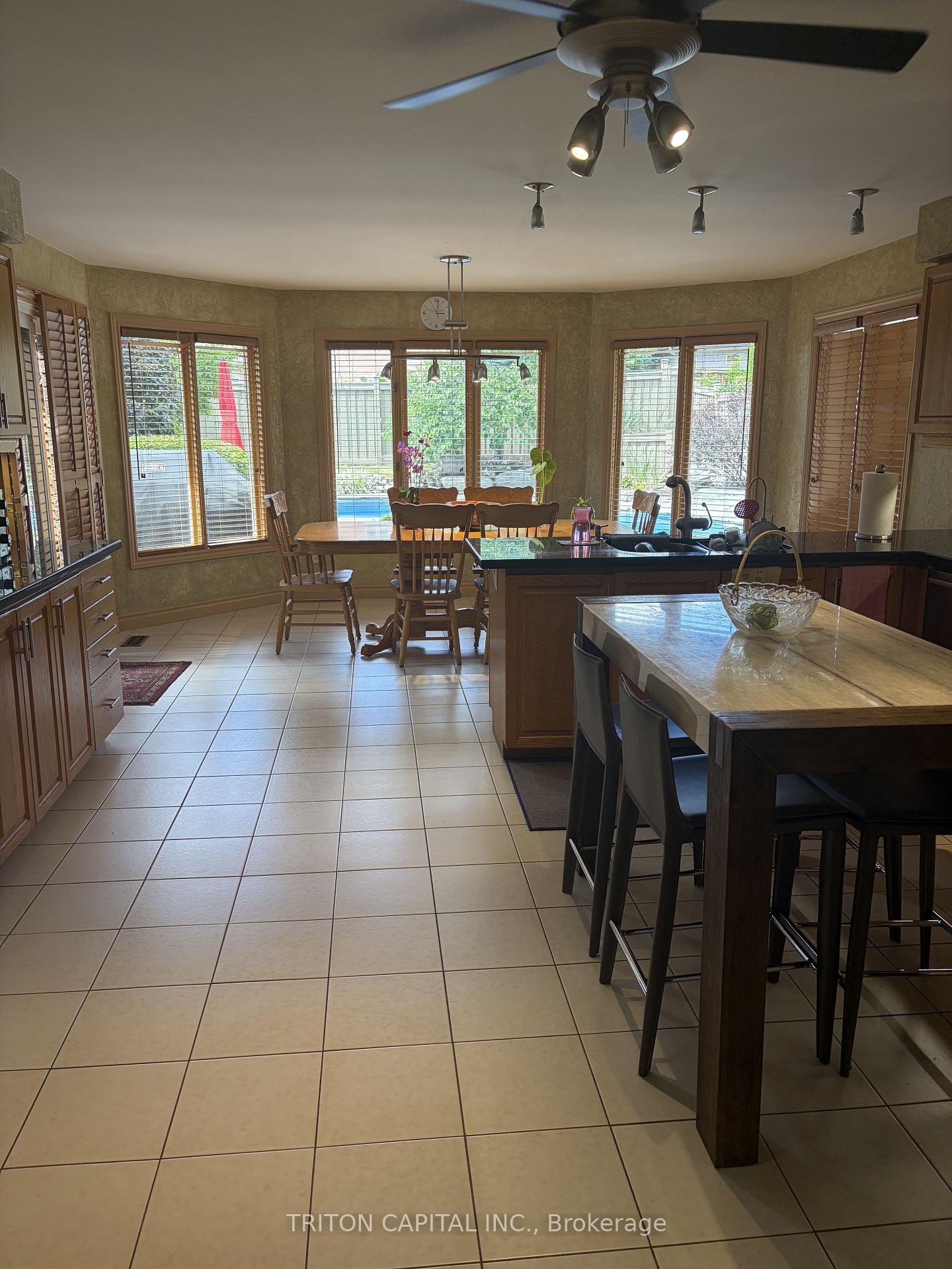 Photo 4 of 64 Dianawood Ridge, Vaughan, East Woodbridge — HOMEH