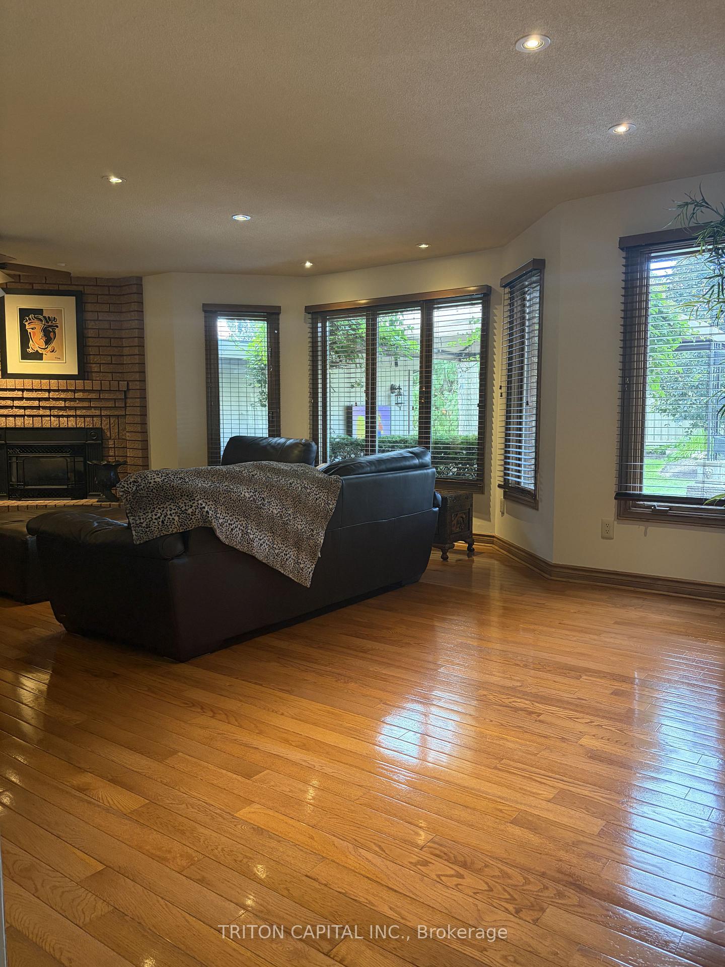 Photo 6 of 64 Dianawood Ridge, Vaughan, East Woodbridge — HOMEH