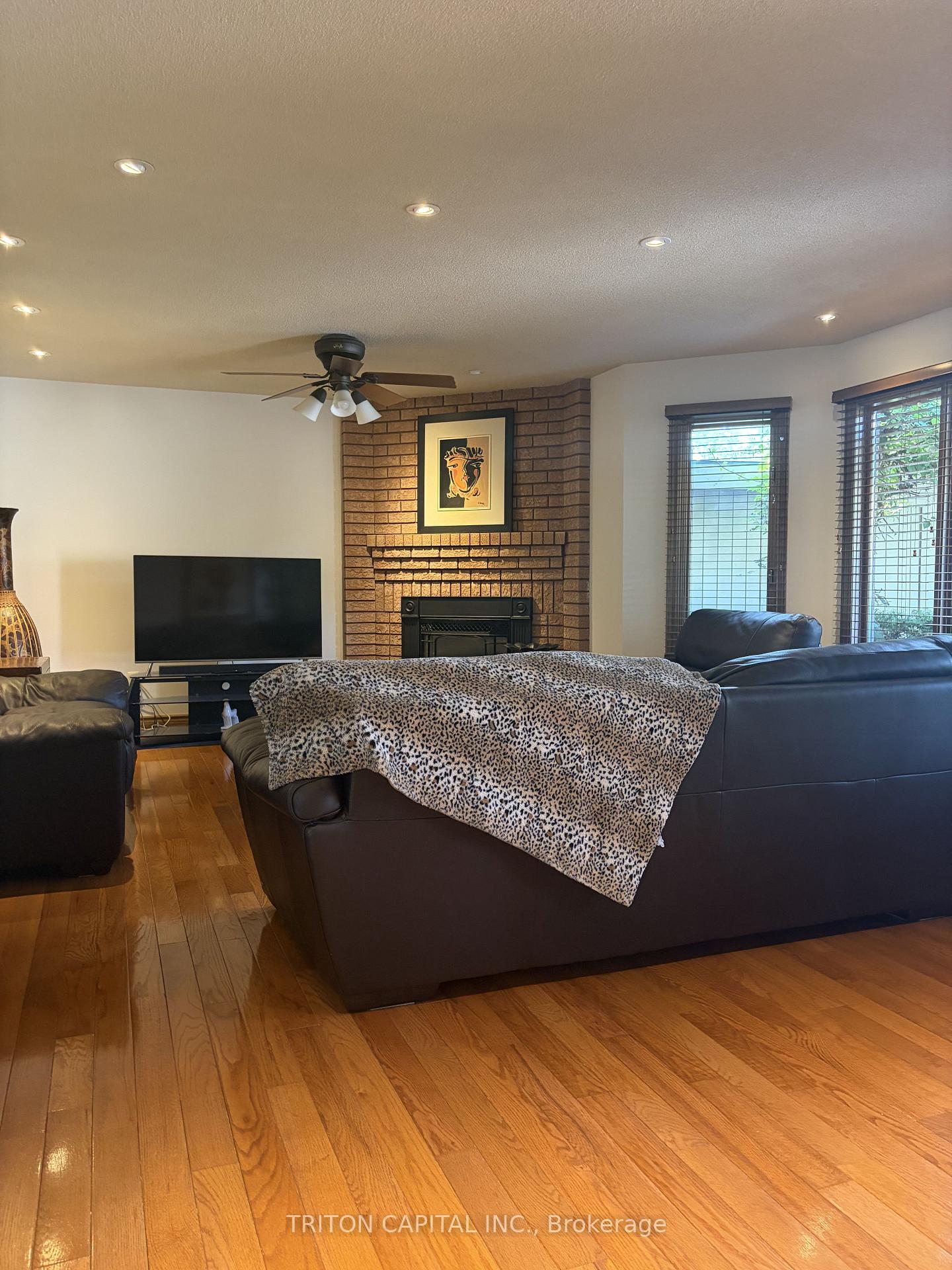 Photo 10 of 64 Dianawood Ridge, Vaughan, East Woodbridge — HOMEH