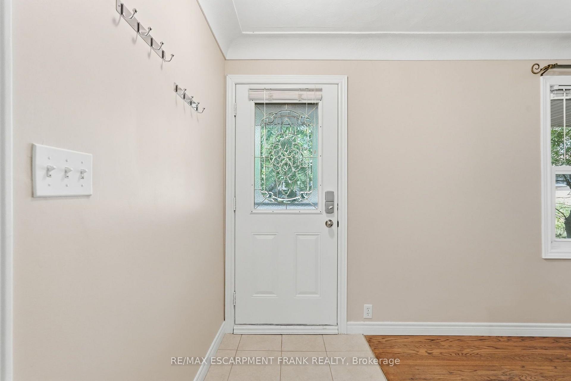 Photo 5 of 8 Emming Court, Hamilton, Buchanan — HOMEH