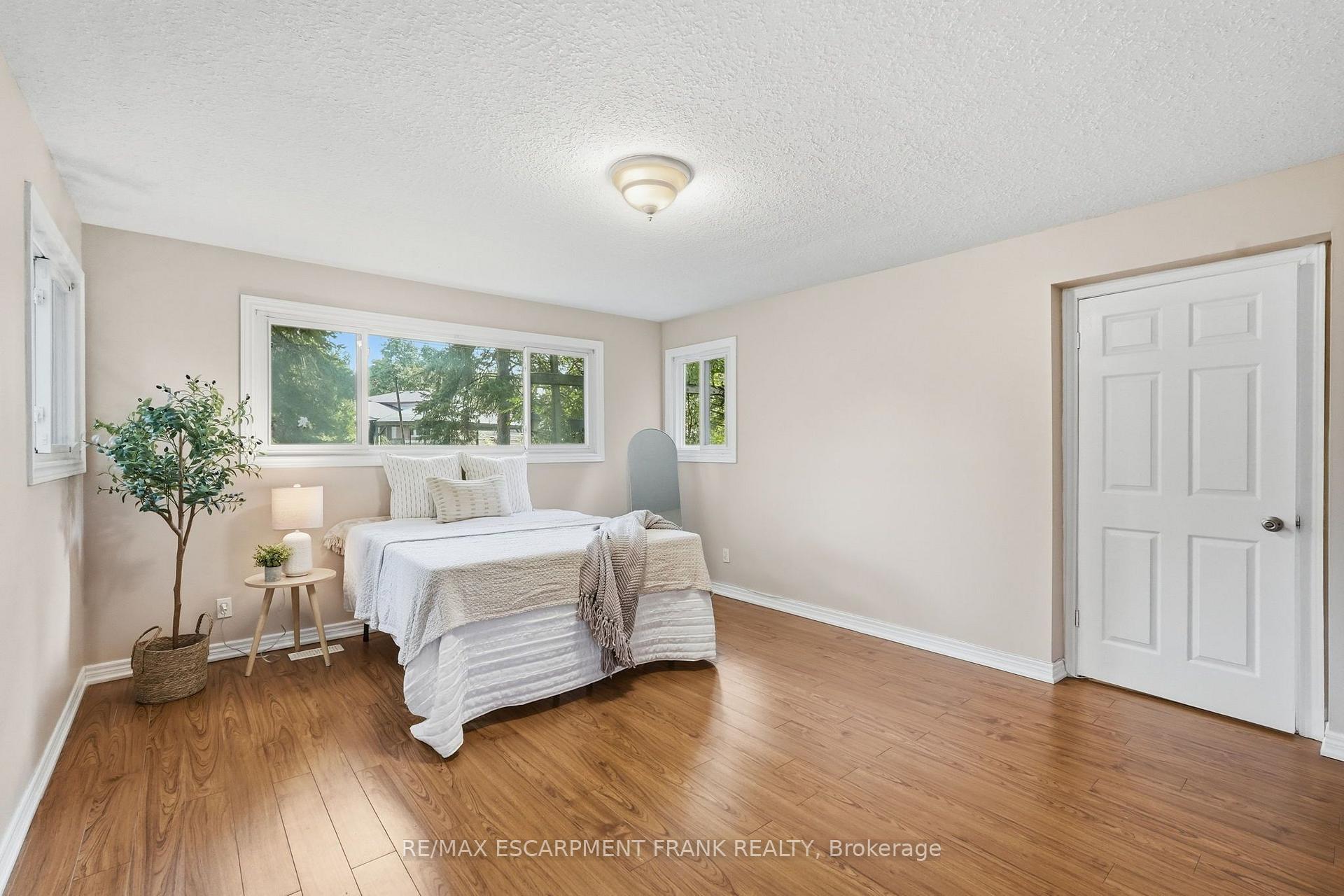 Photo 14 of 8 Emming Court, Hamilton, Buchanan — HOMEH
