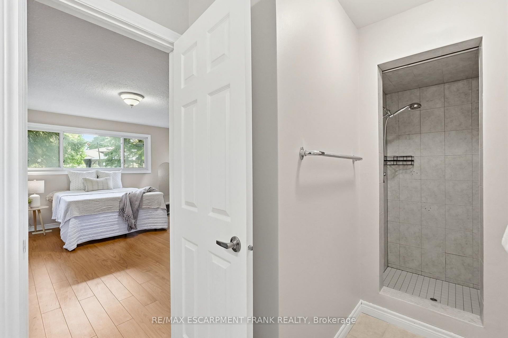Photo 17 of 8 Emming Court, Hamilton, Buchanan — HOMEH