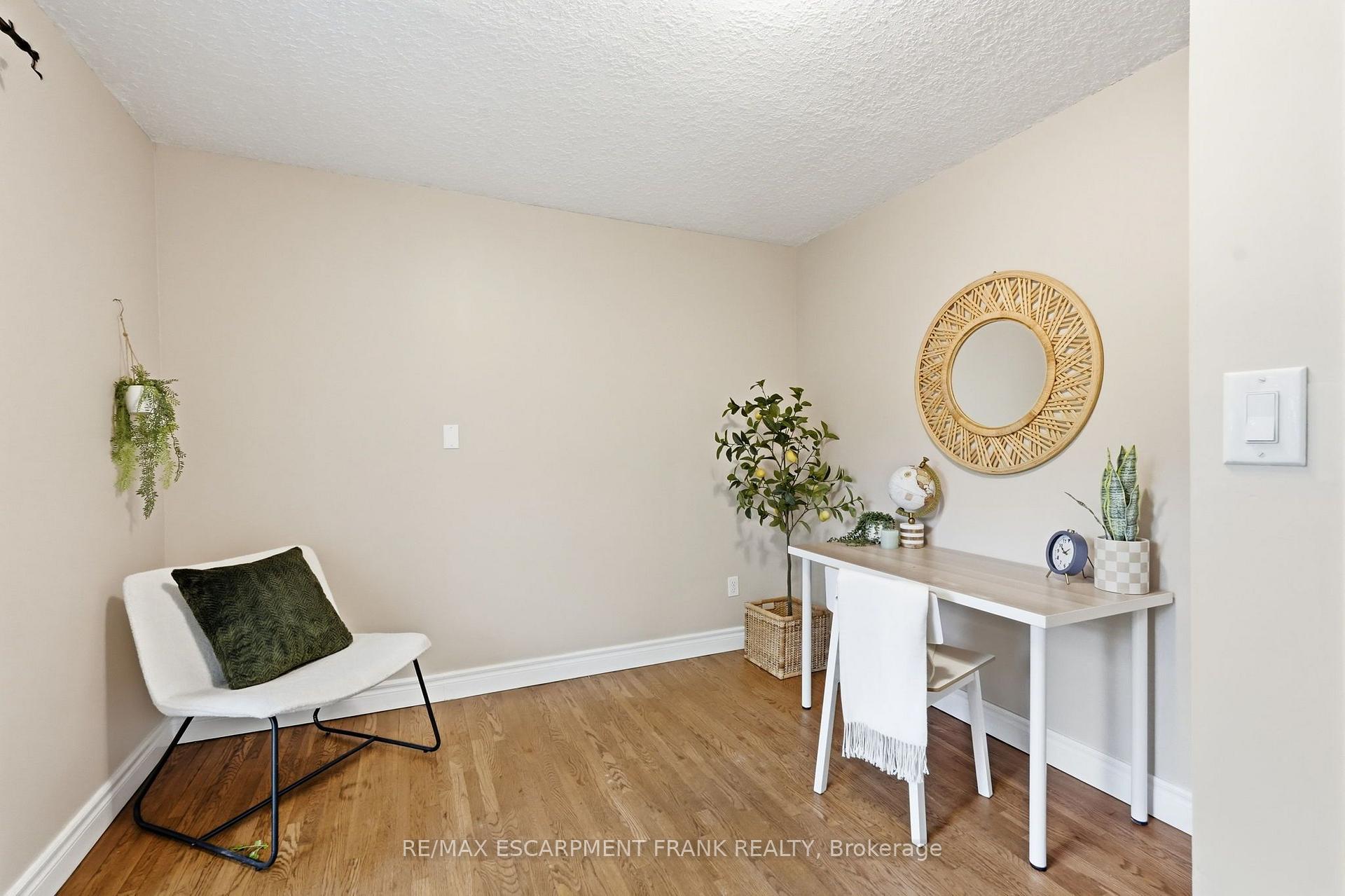 Photo 18 of 8 Emming Court, Hamilton, Buchanan — HOMEH