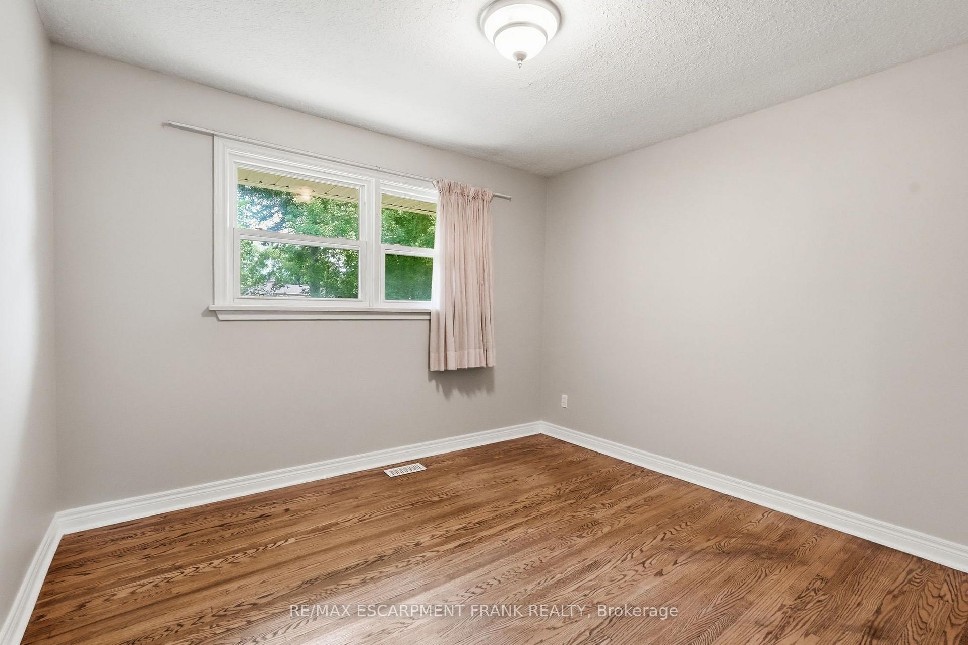 Photo 26 of 8 Emming Court, Hamilton, Buchanan — HOMEH