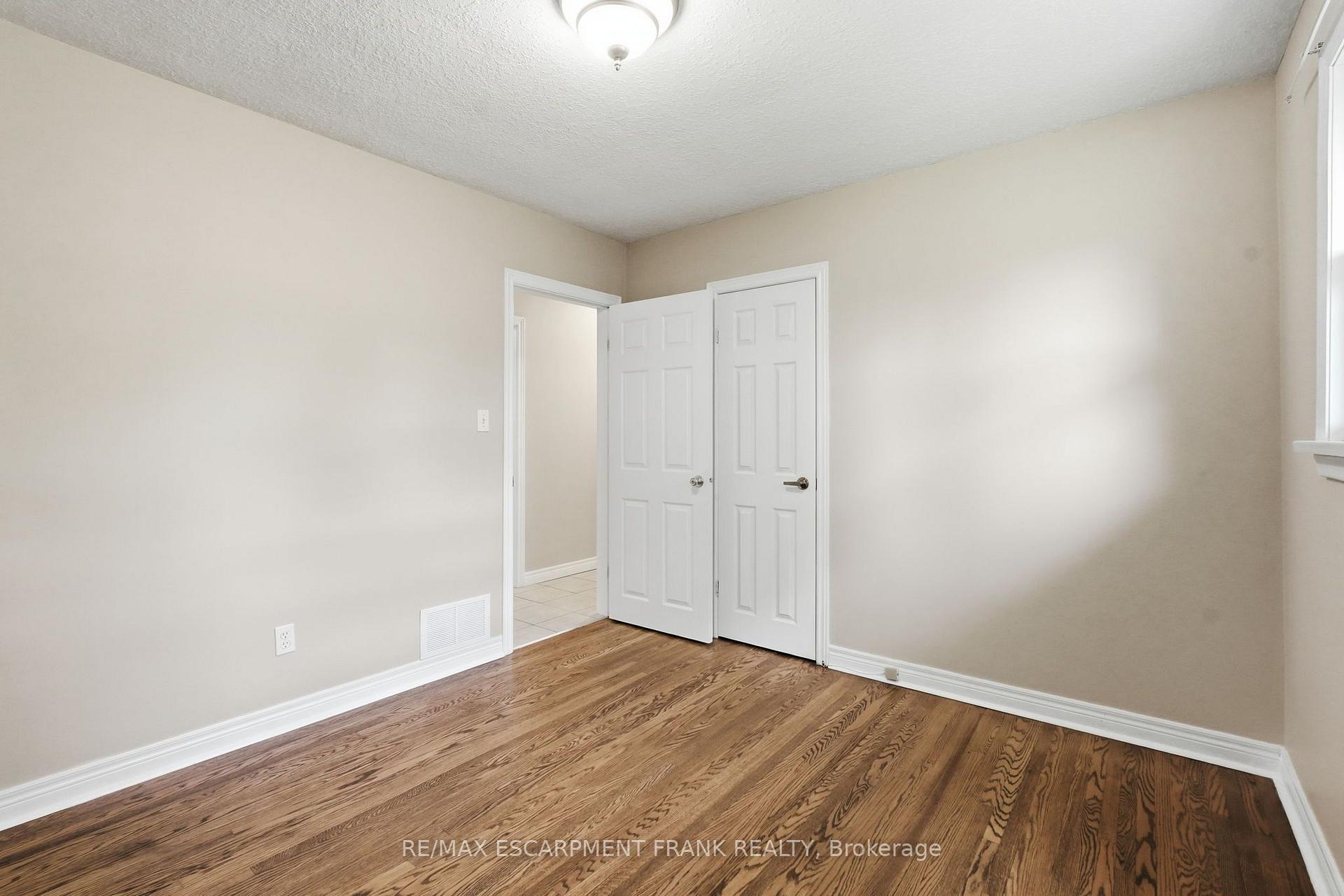 Photo 27 of 8 Emming Court, Hamilton, Buchanan — HOMEH