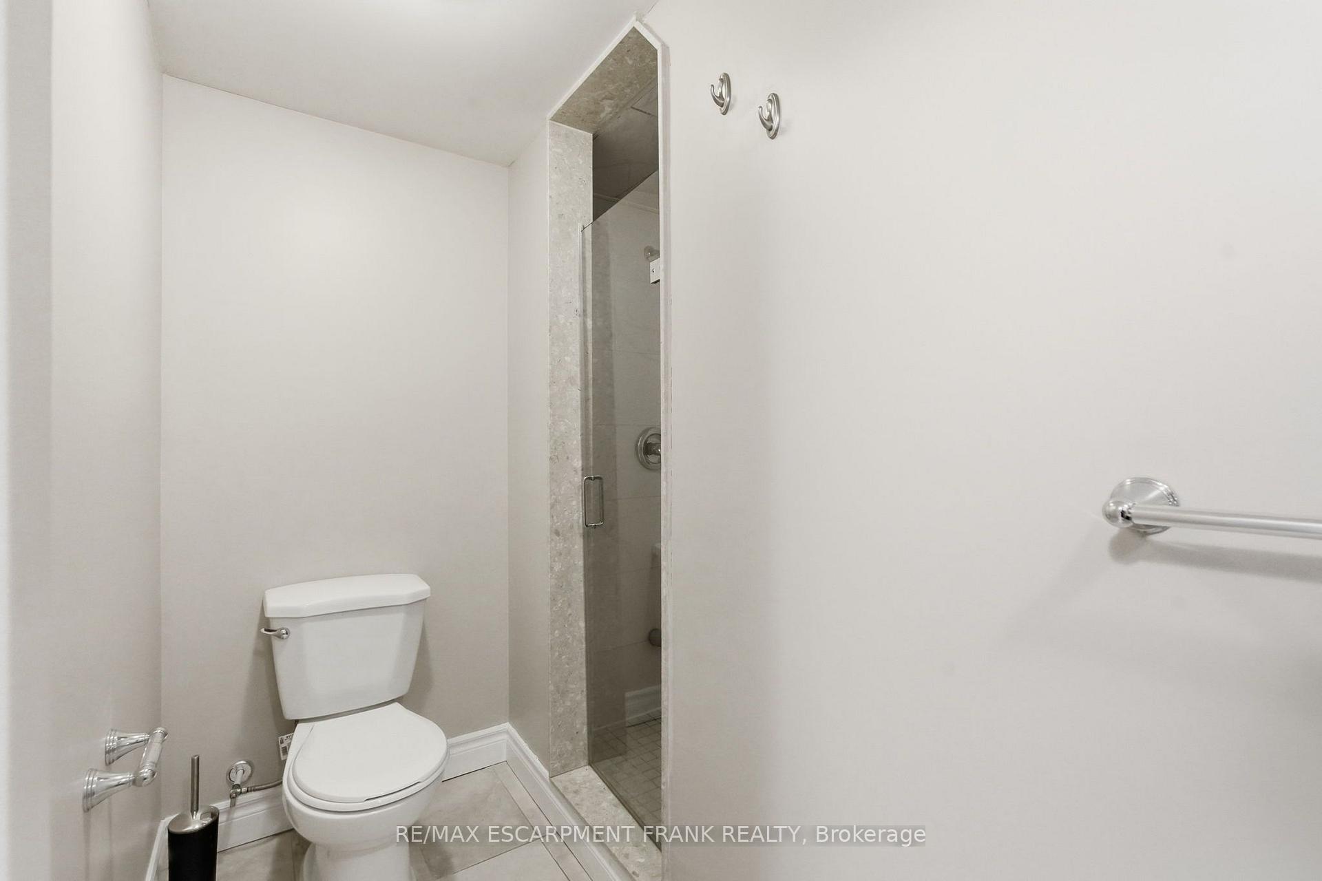 Photo 34 of 8 Emming Court, Hamilton, Buchanan — HOMEH