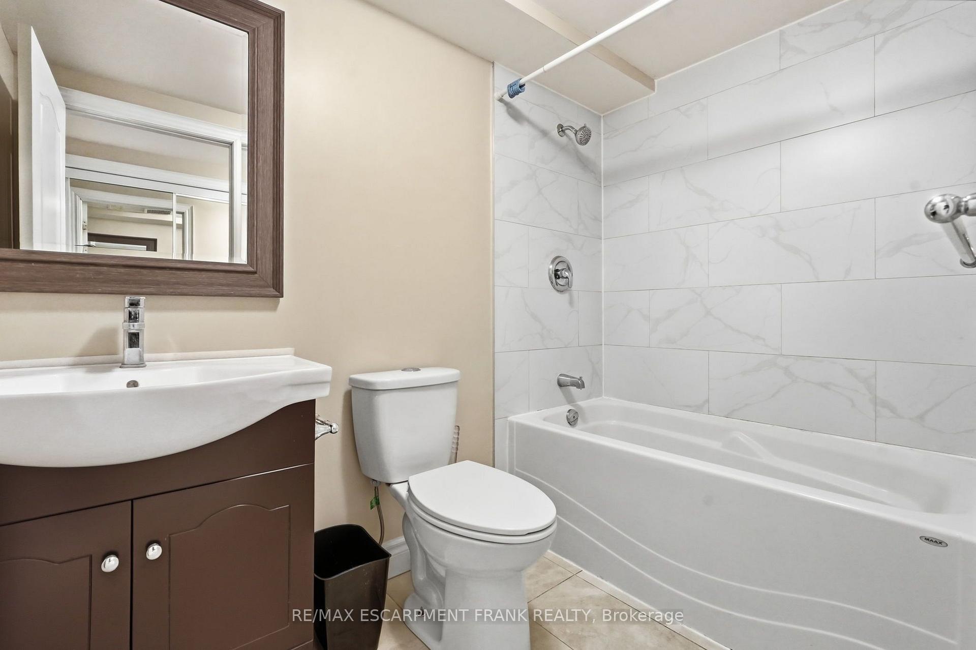 Photo 35 of 8 Emming Court, Hamilton, Buchanan — HOMEH