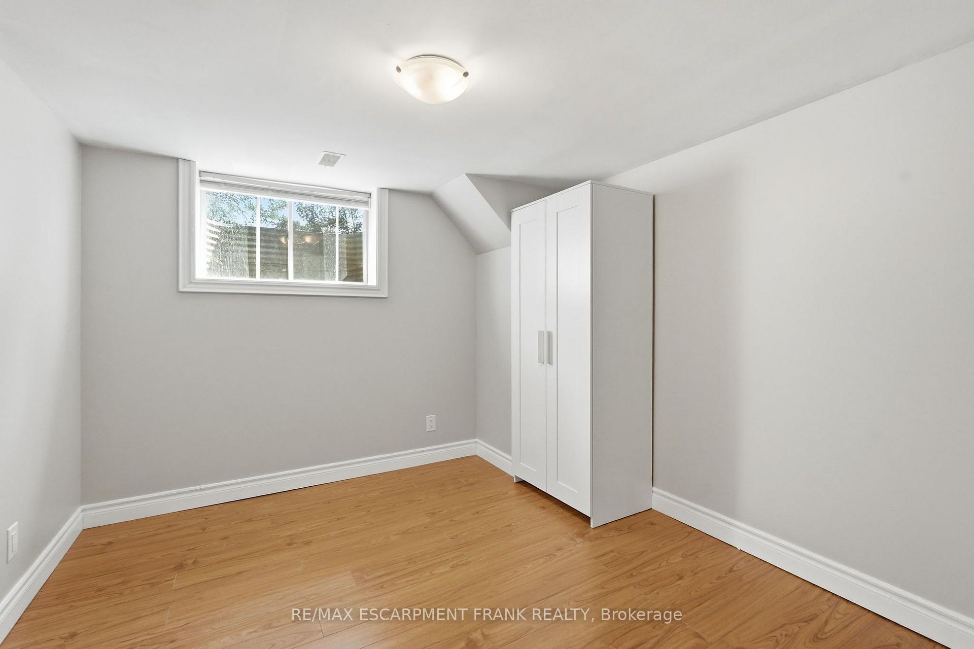 Photo 44 of 8 Emming Court, Hamilton, Buchanan — HOMEH