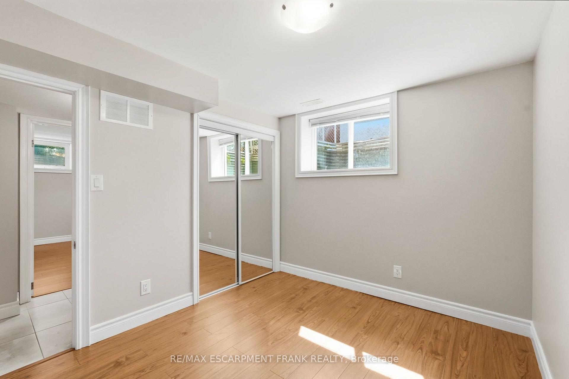 Photo 45 of 8 Emming Court, Hamilton, Buchanan — HOMEH