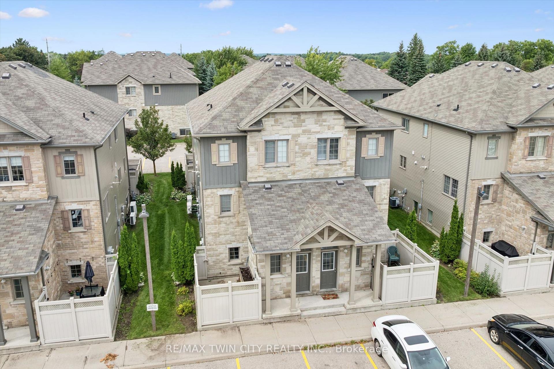Photo 1 of Unit 33D, 931 Glasgow Street, Kitchener, Highland West — HOMEH