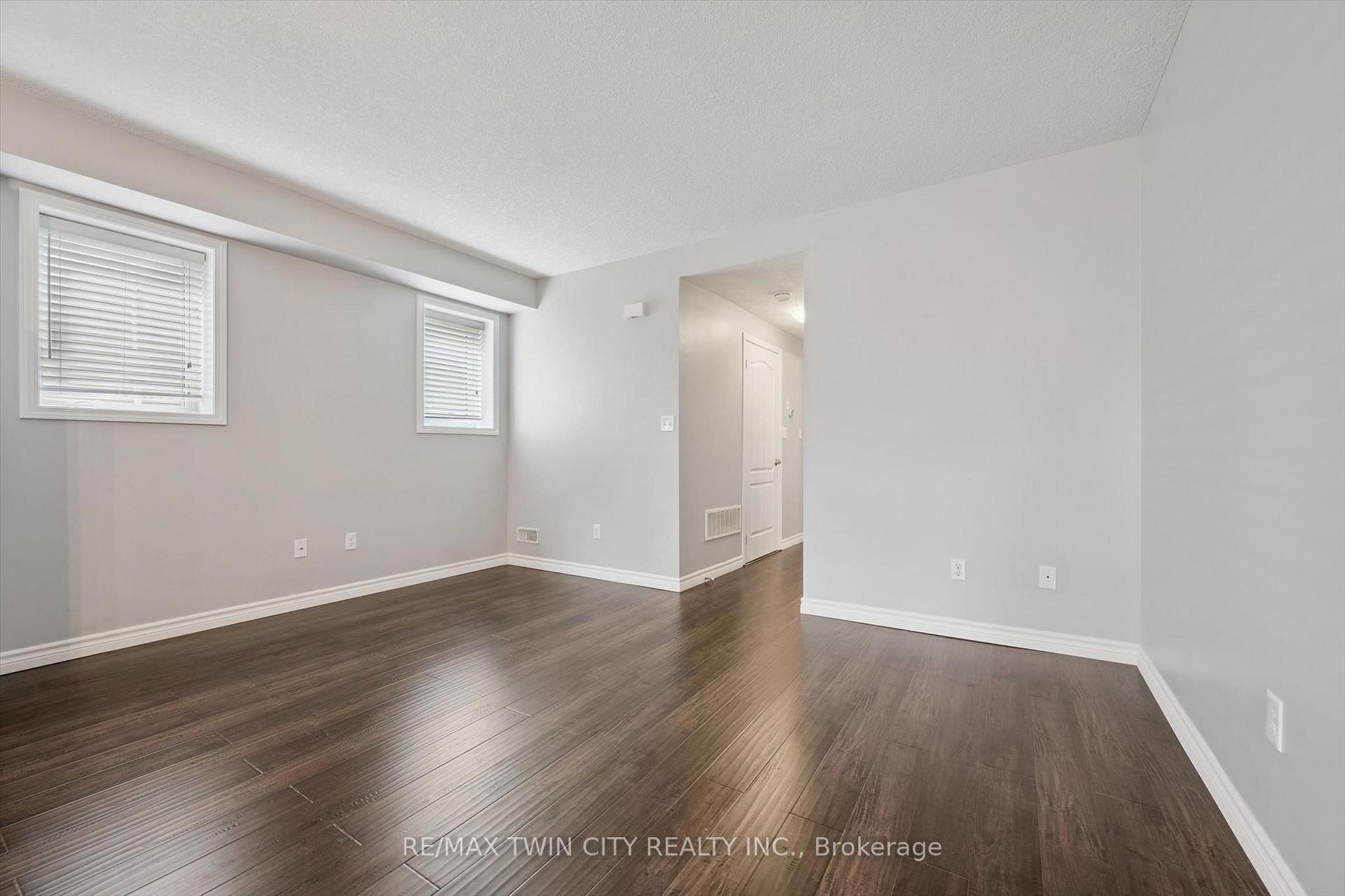 Photo 6 of Unit 33D, 931 Glasgow Street, Kitchener, Highland West — HOMEH