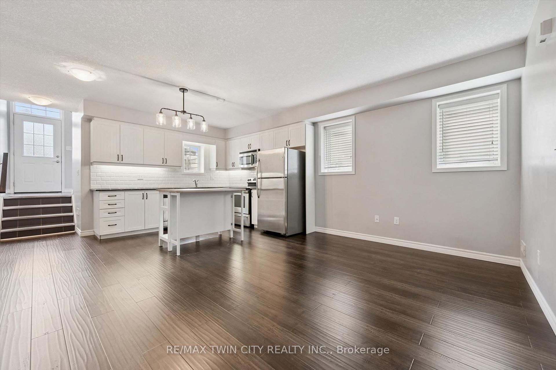 Photo 8 of Unit 33D, 931 Glasgow Street, Kitchener, Highland West — HOMEH