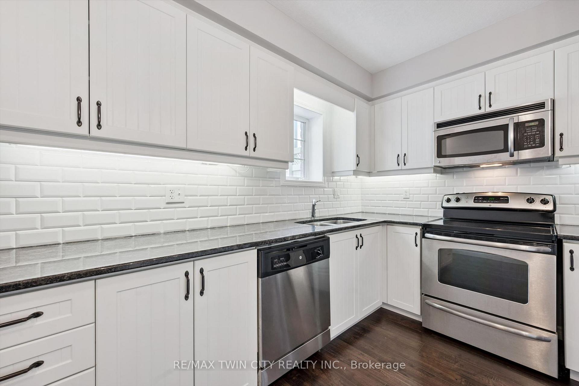 Photo 10 of Unit 33D, 931 Glasgow Street, Kitchener, Highland West — HOMEH