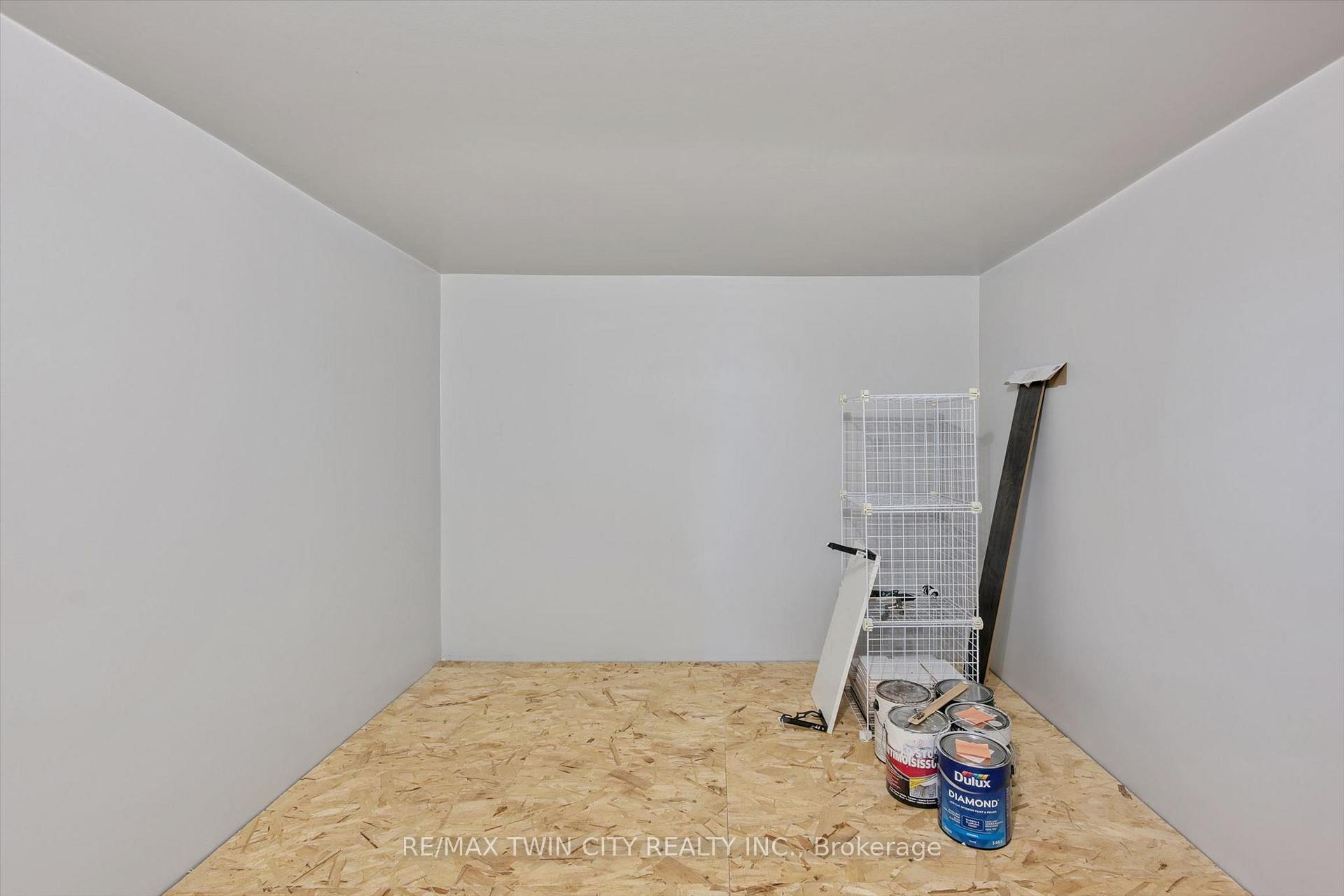 Photo 16 of Unit 33D, 931 Glasgow Street, Kitchener, Highland West — HOMEH