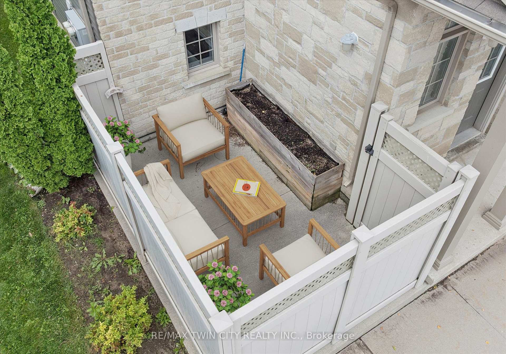 Photo 20 of Unit 33D, 931 Glasgow Street, Kitchener, Highland West — HOMEH