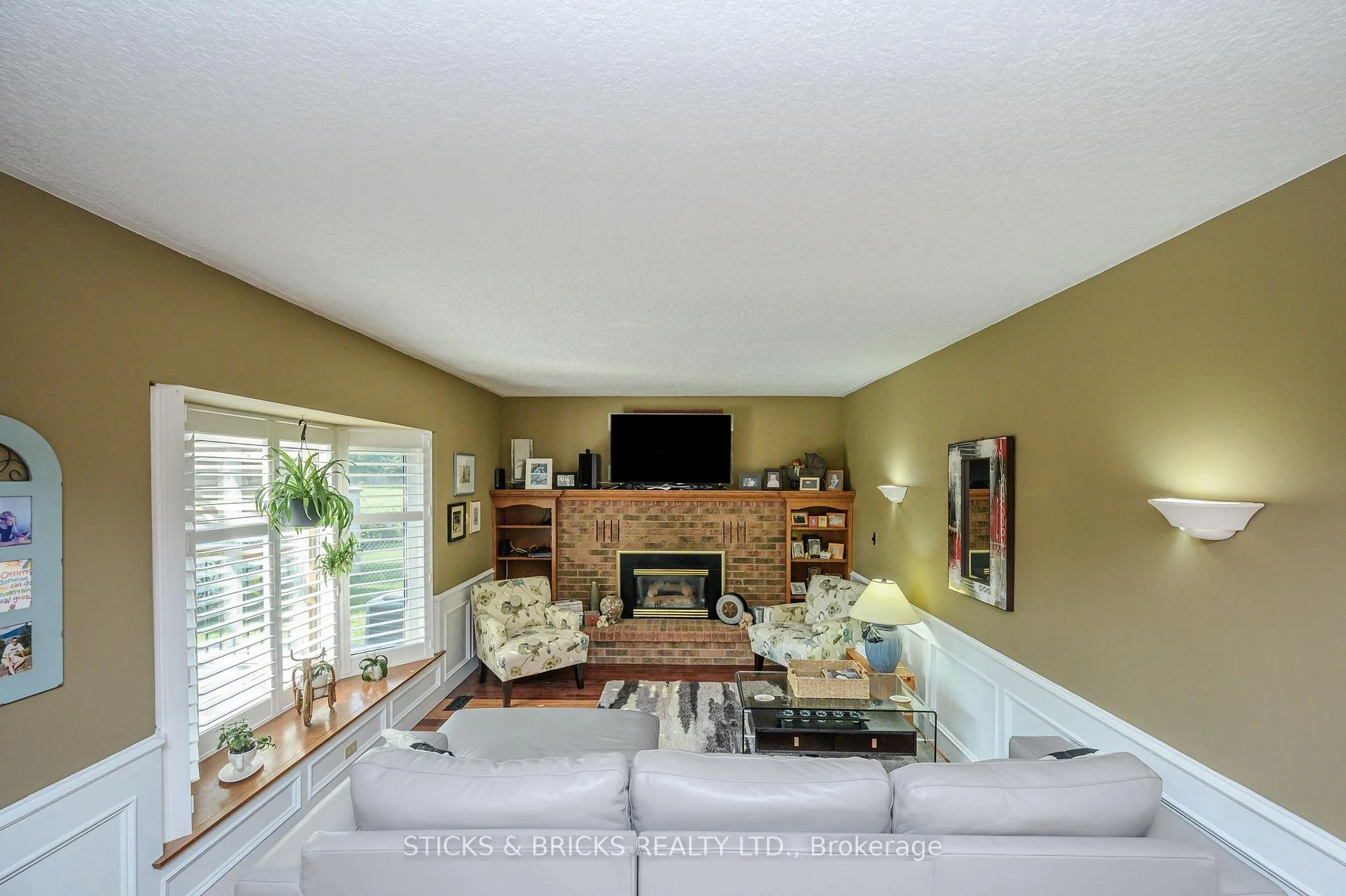Photo 23 of 7102 Burbank Crescent, Niagara Falls, Stamford — HOMEH