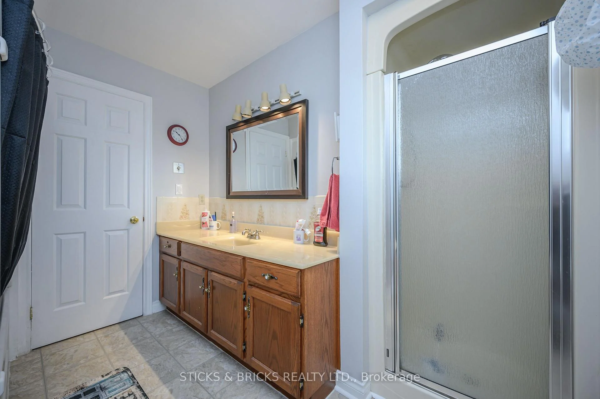 Photo 47 of 7102 Burbank Crescent, Niagara Falls, Stamford — HOMEH