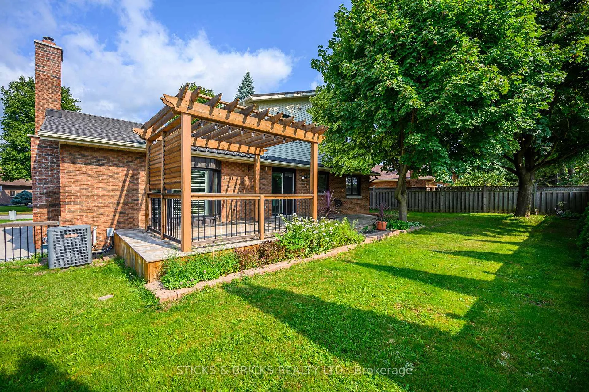Photo 56 of 7102 Burbank Crescent, Niagara Falls, Stamford — HOMEH