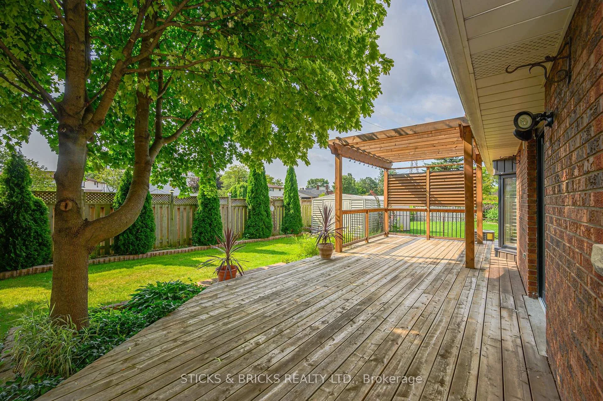 Photo 58 of 7102 Burbank Crescent, Niagara Falls, Stamford — HOMEH